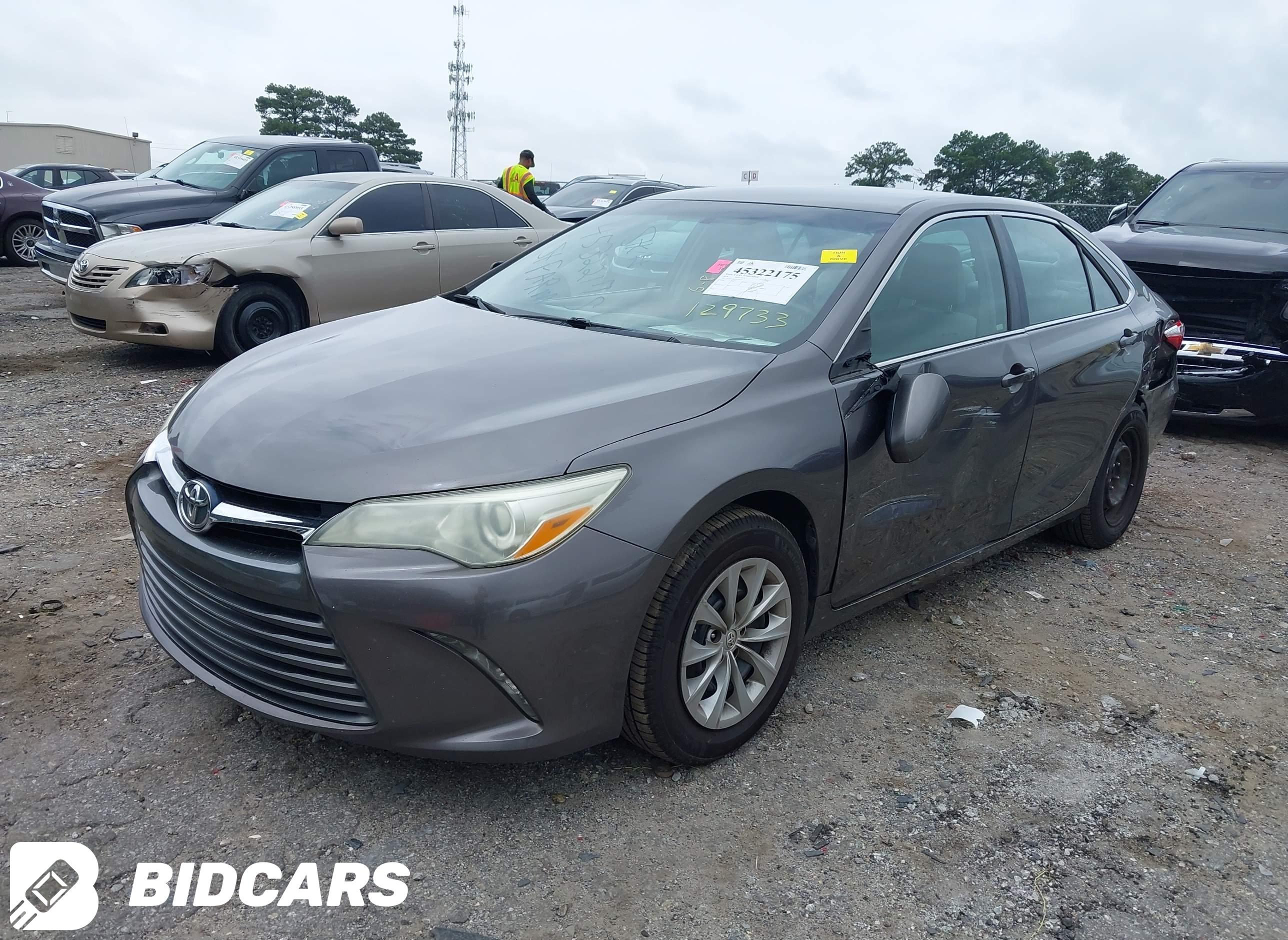 2016 Toyota Camry, LE