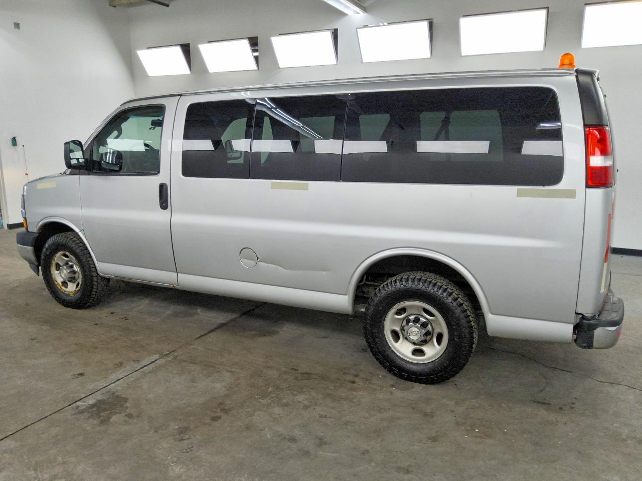 2018 Chevrolet Express, LT