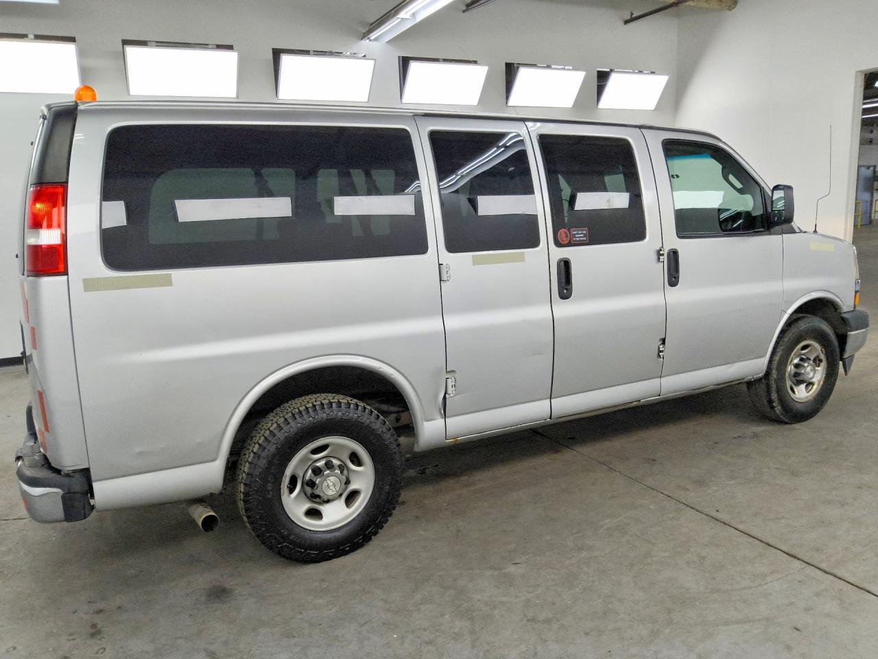 2018 Chevrolet Express, LT