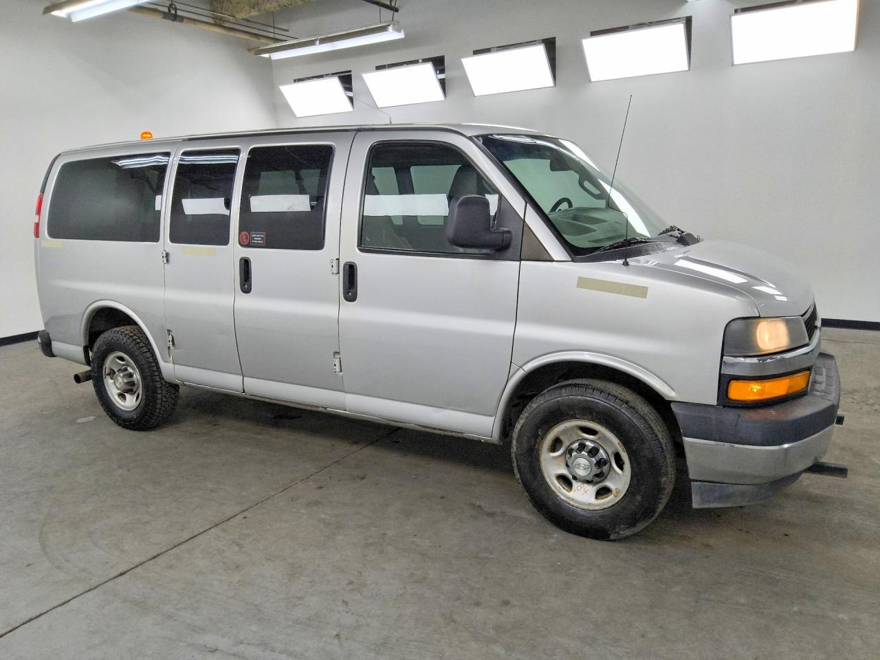 2018 Chevrolet Express, LT