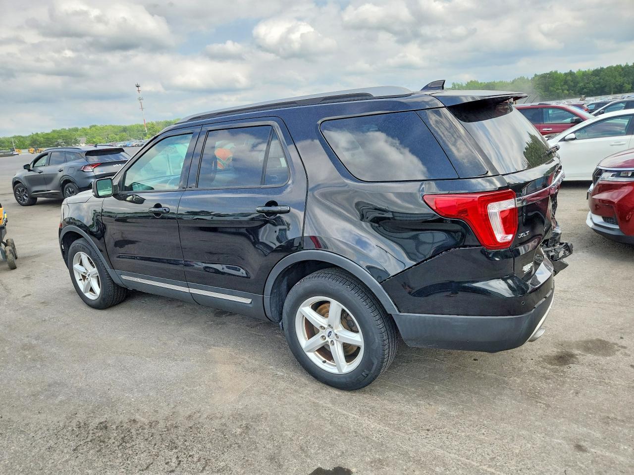 2017 Ford Explorer, Xlt