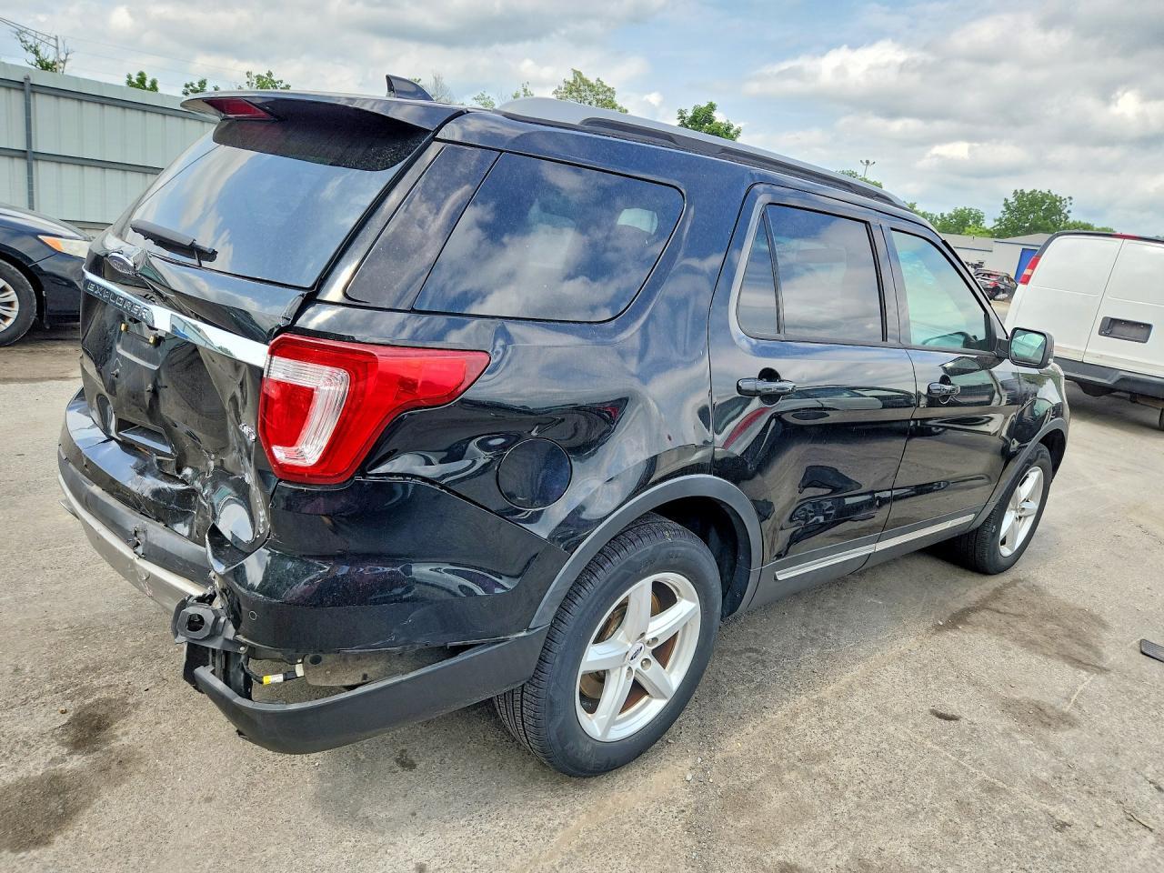 2017 Ford Explorer, Xlt