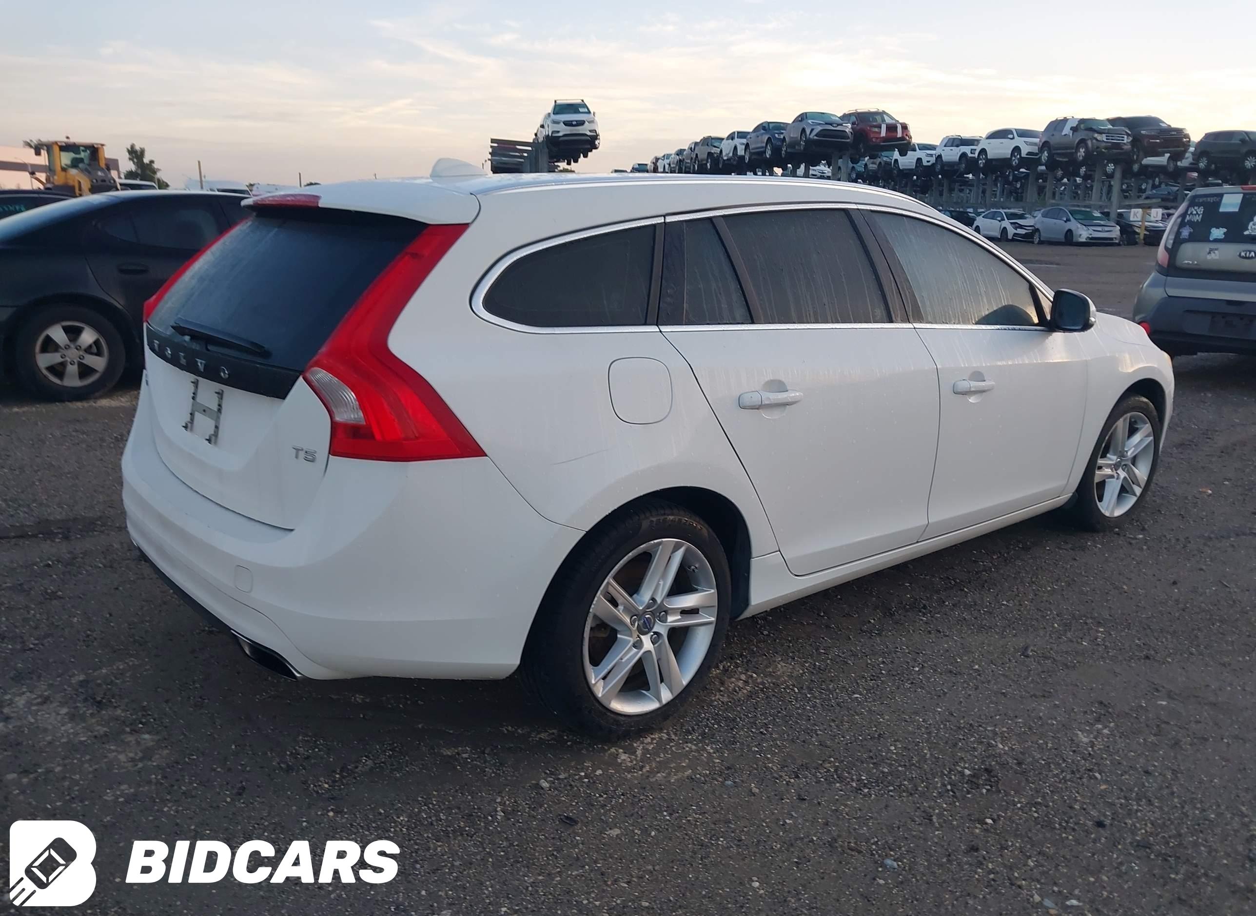 2015 Volvo V60, T5 Premier