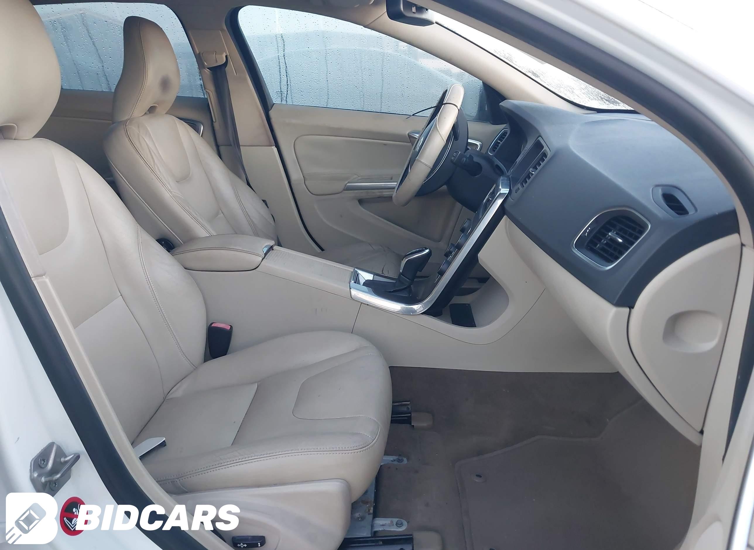 2015 Volvo V60, T5 Premier