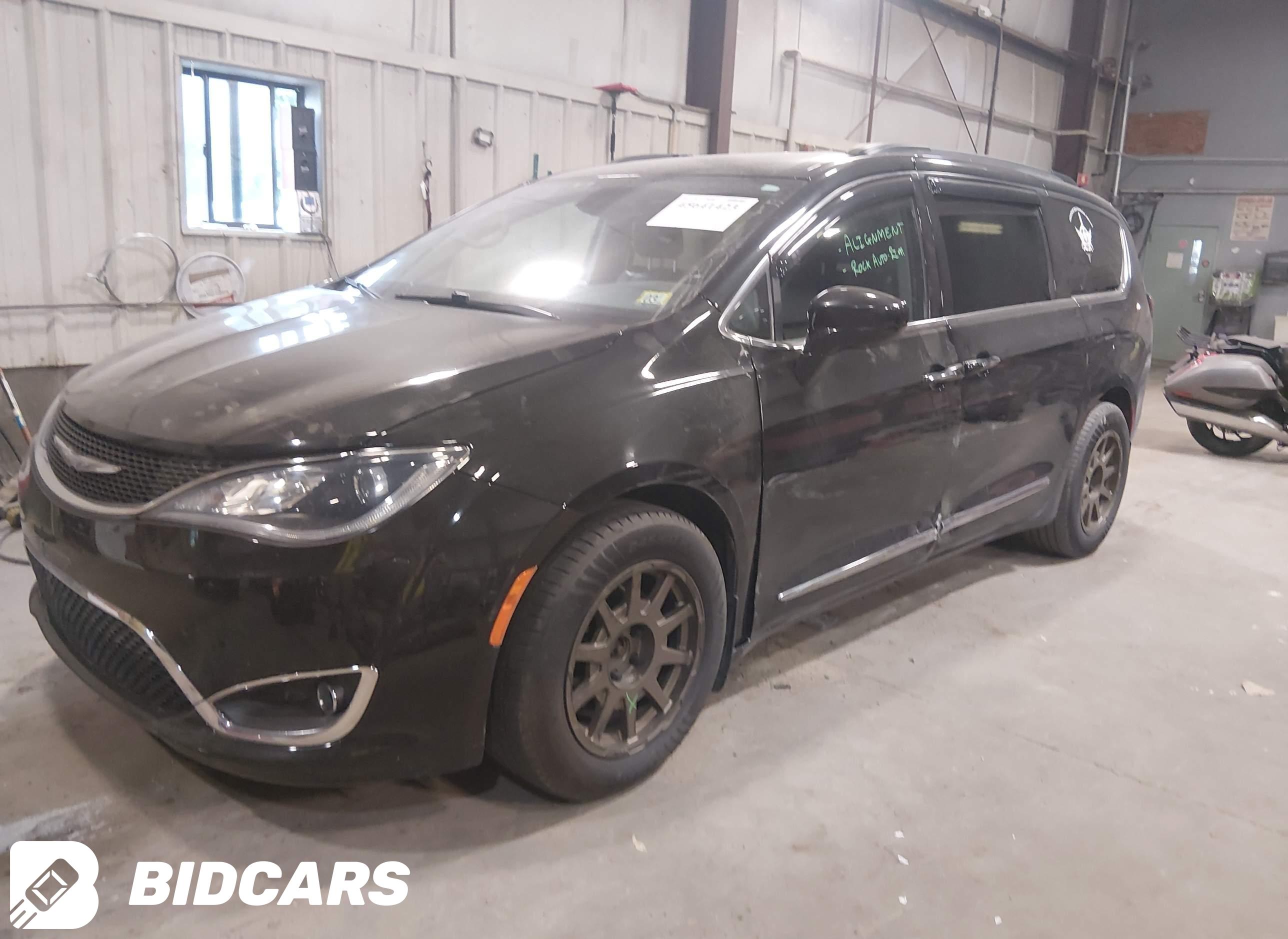 2017 Chrysler Pacifica, Touri...
