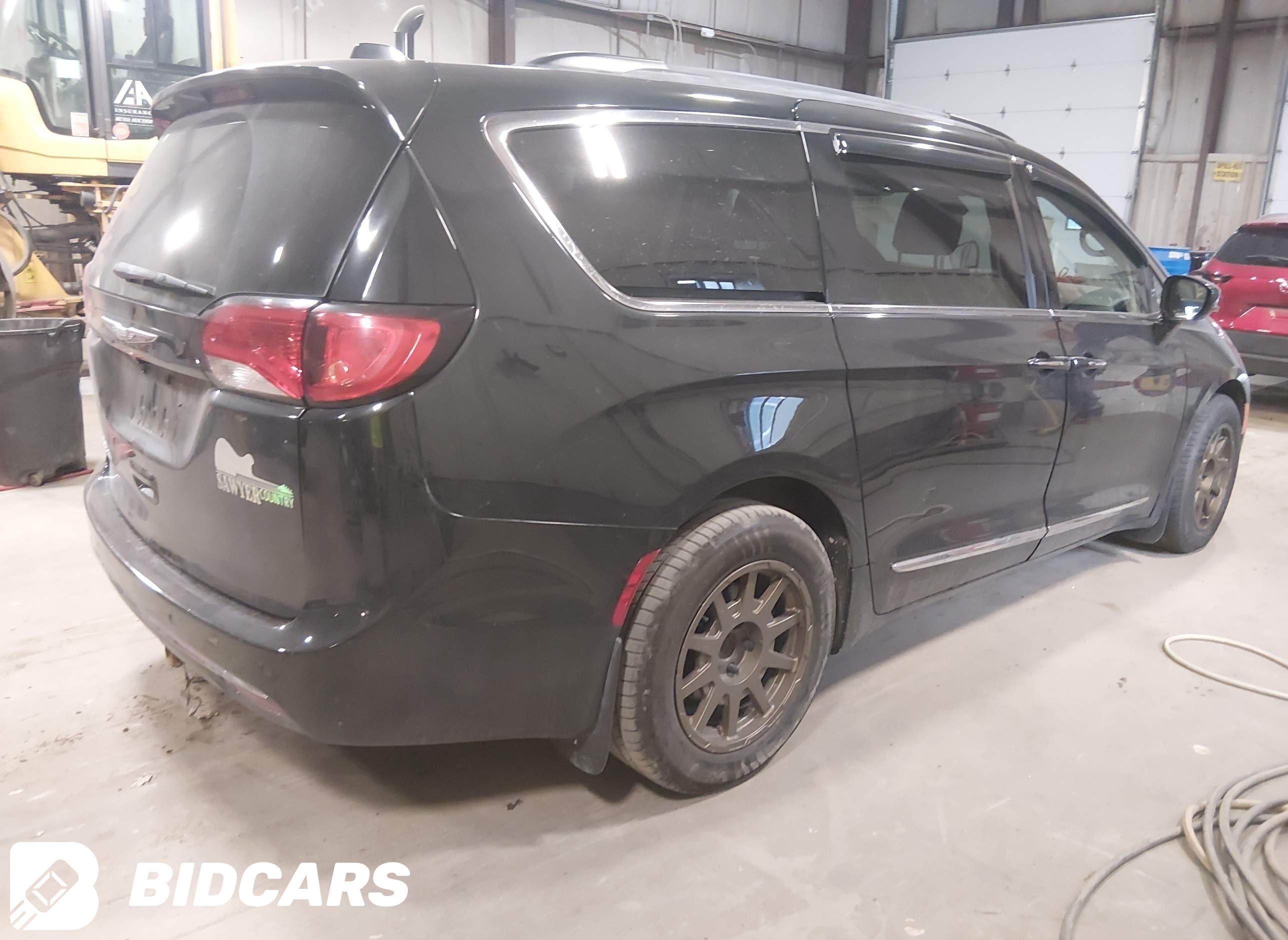 2017 Chrysler Pacifica, Touri...