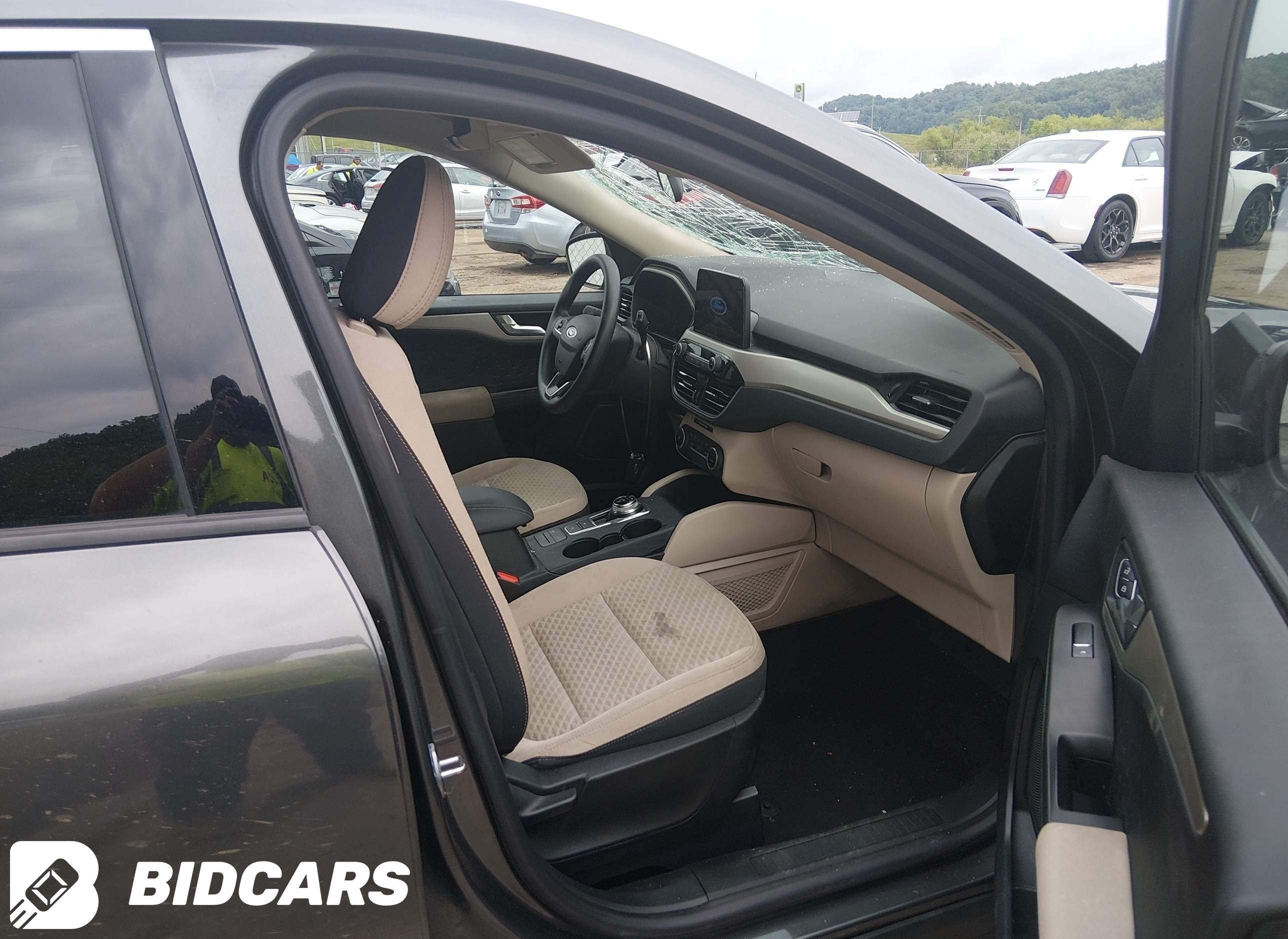 2020 Ford Escape, SE