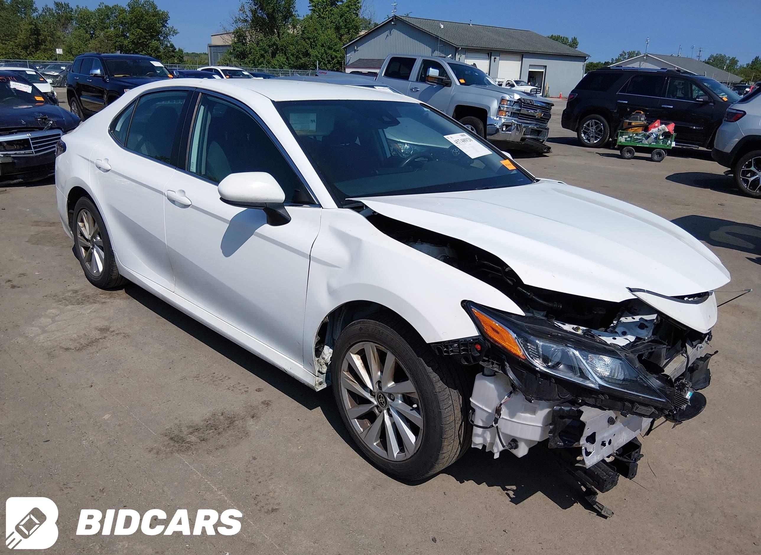 2022 Toyota Camry, LE