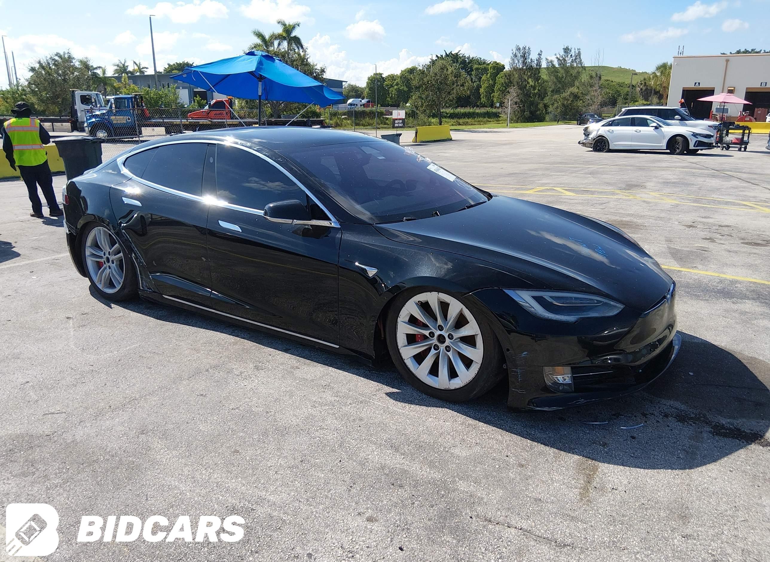2021 Tesla Model S, Performan...