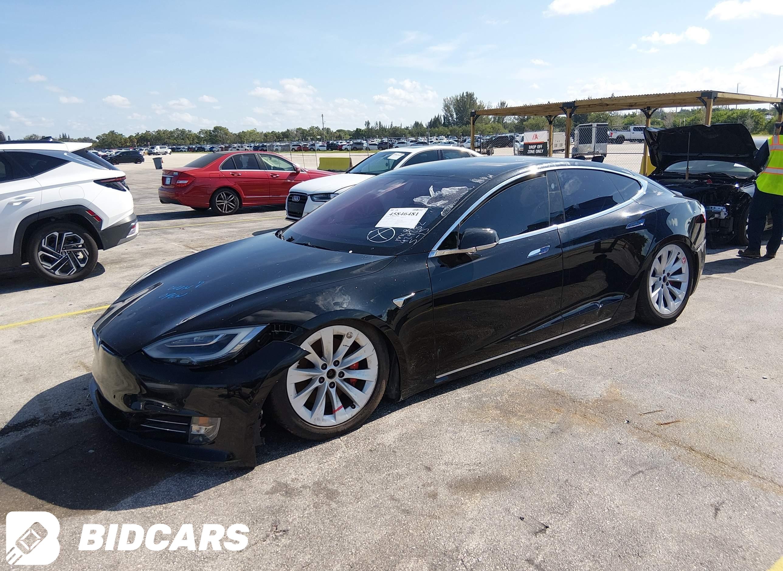2021 Tesla Model S, Performan...