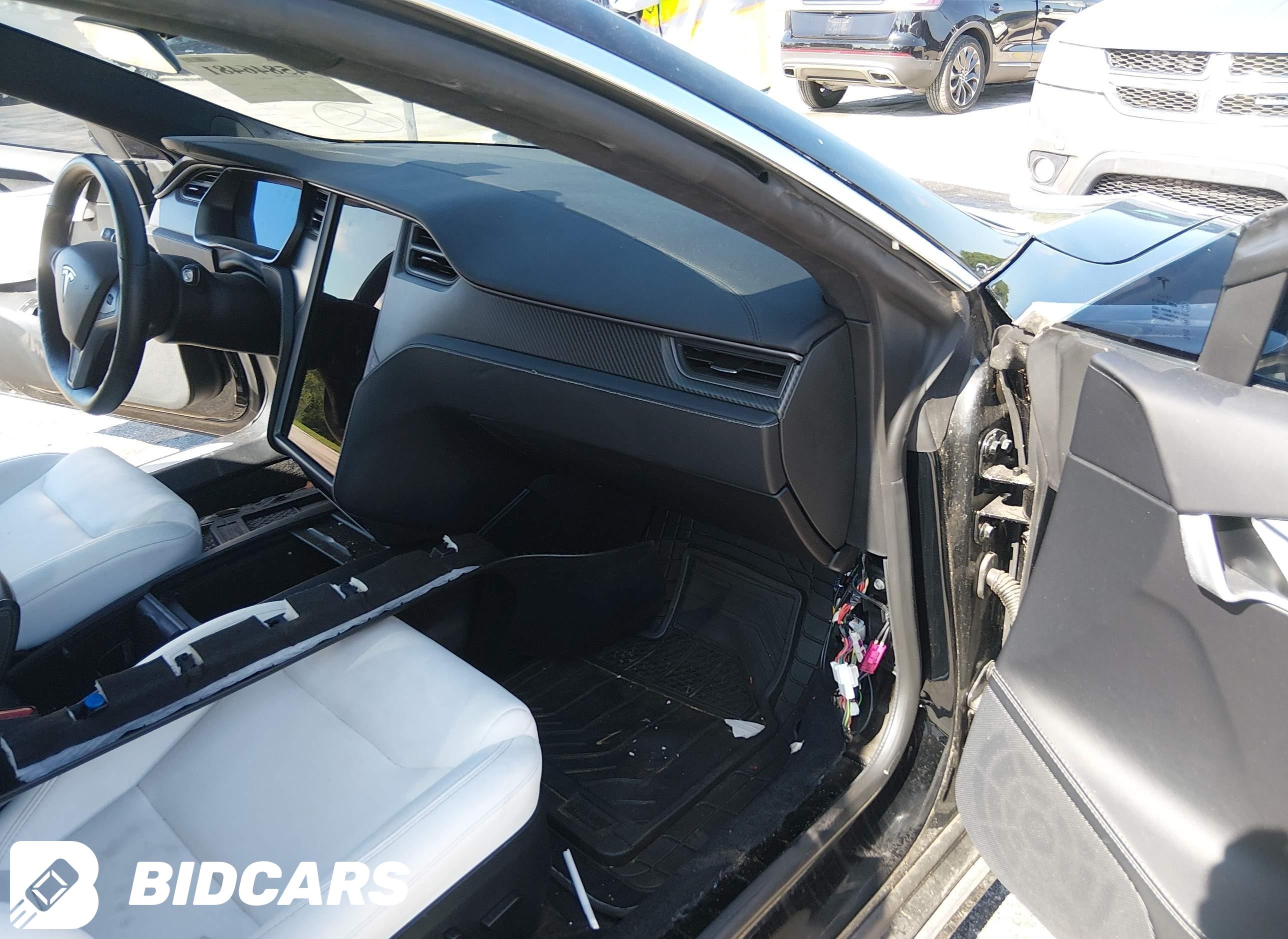 2021 Tesla Model S, Performan...