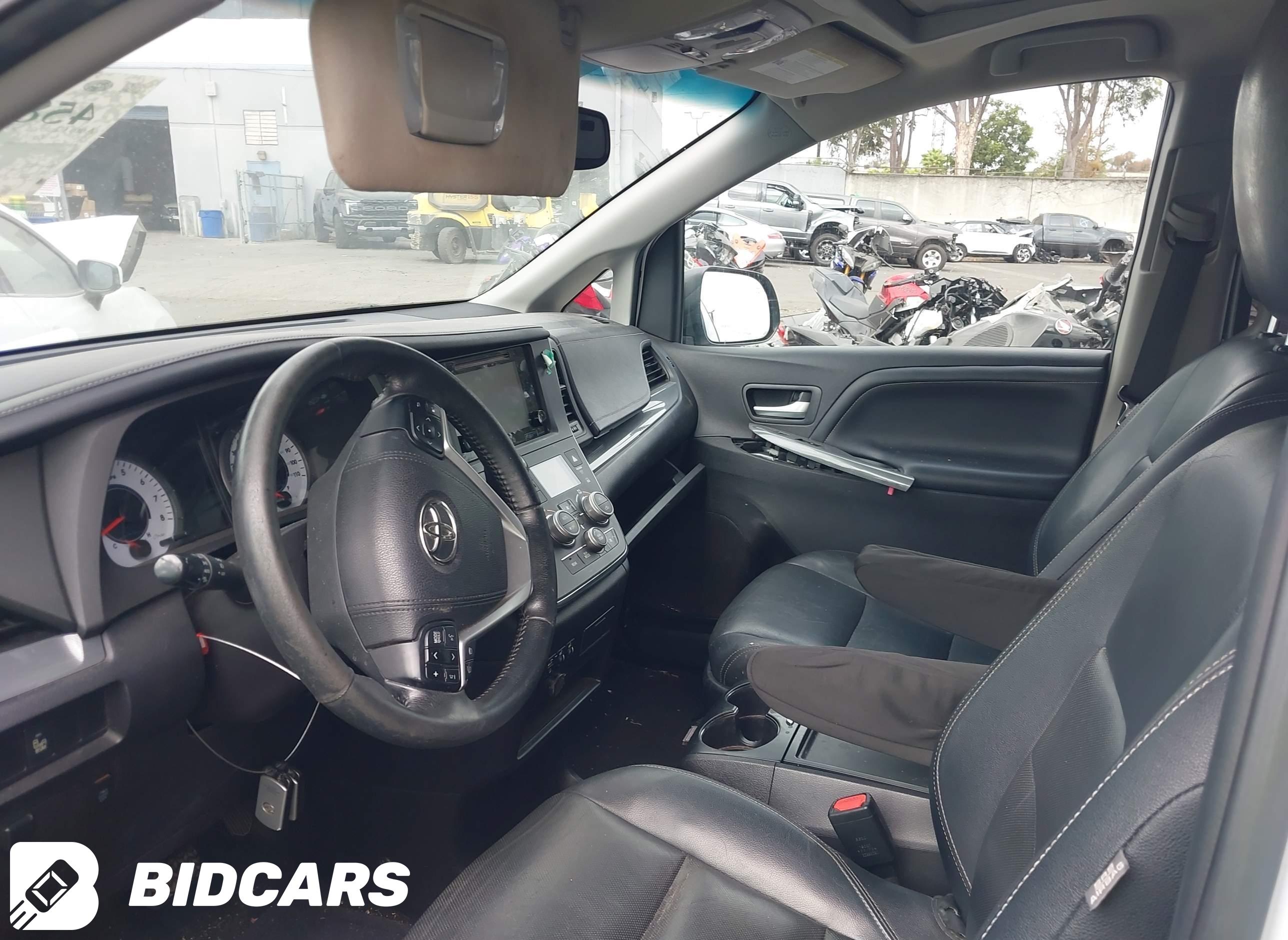 2015 Toyota Sienna, Se 8 Pass...