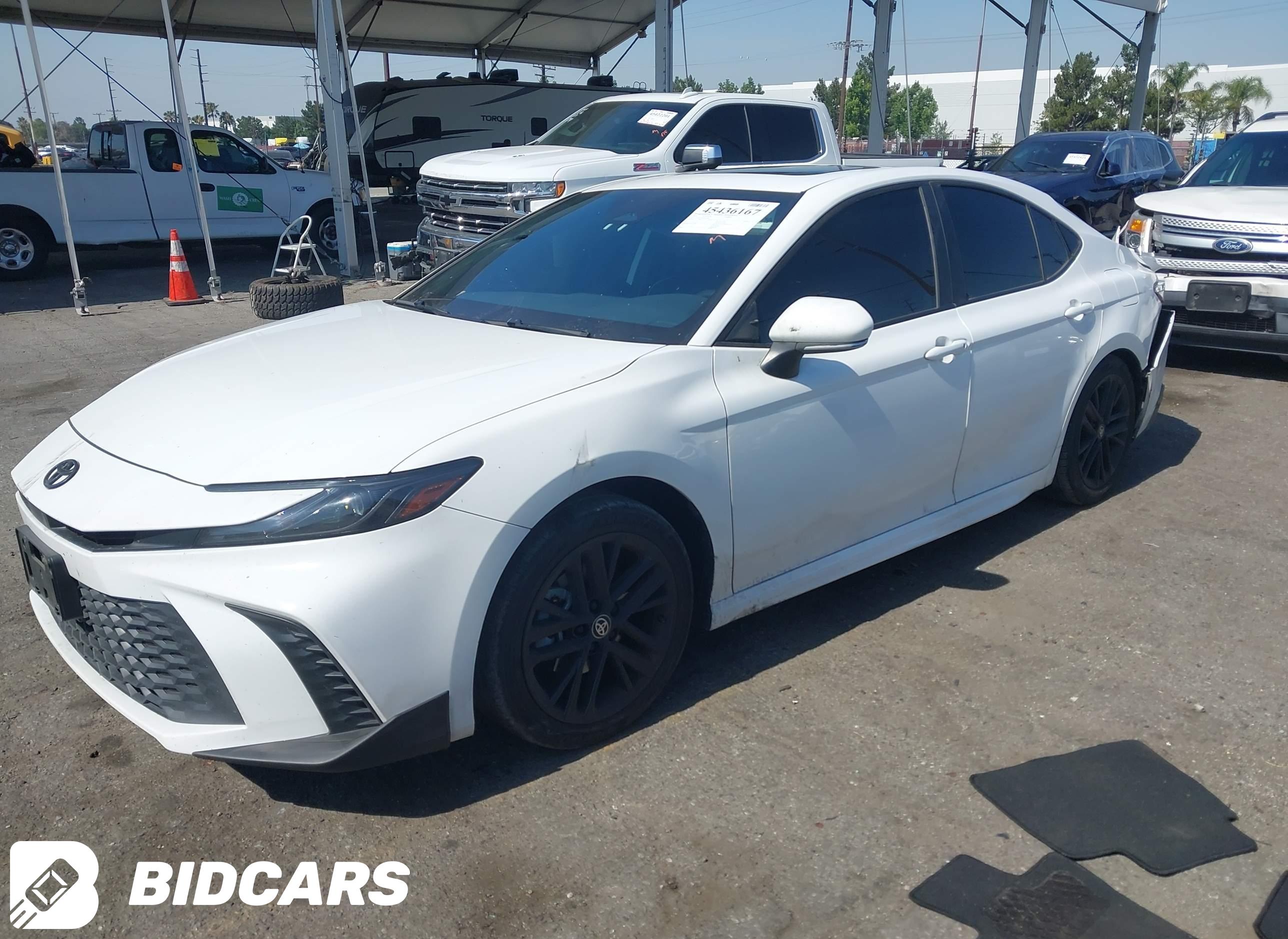2025 Toyota Camry, SE