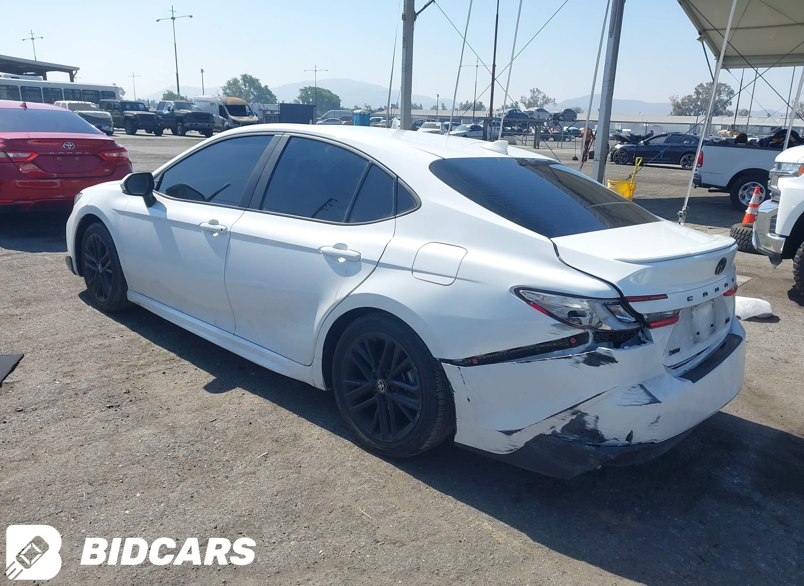 2025 Toyota Camry, SE