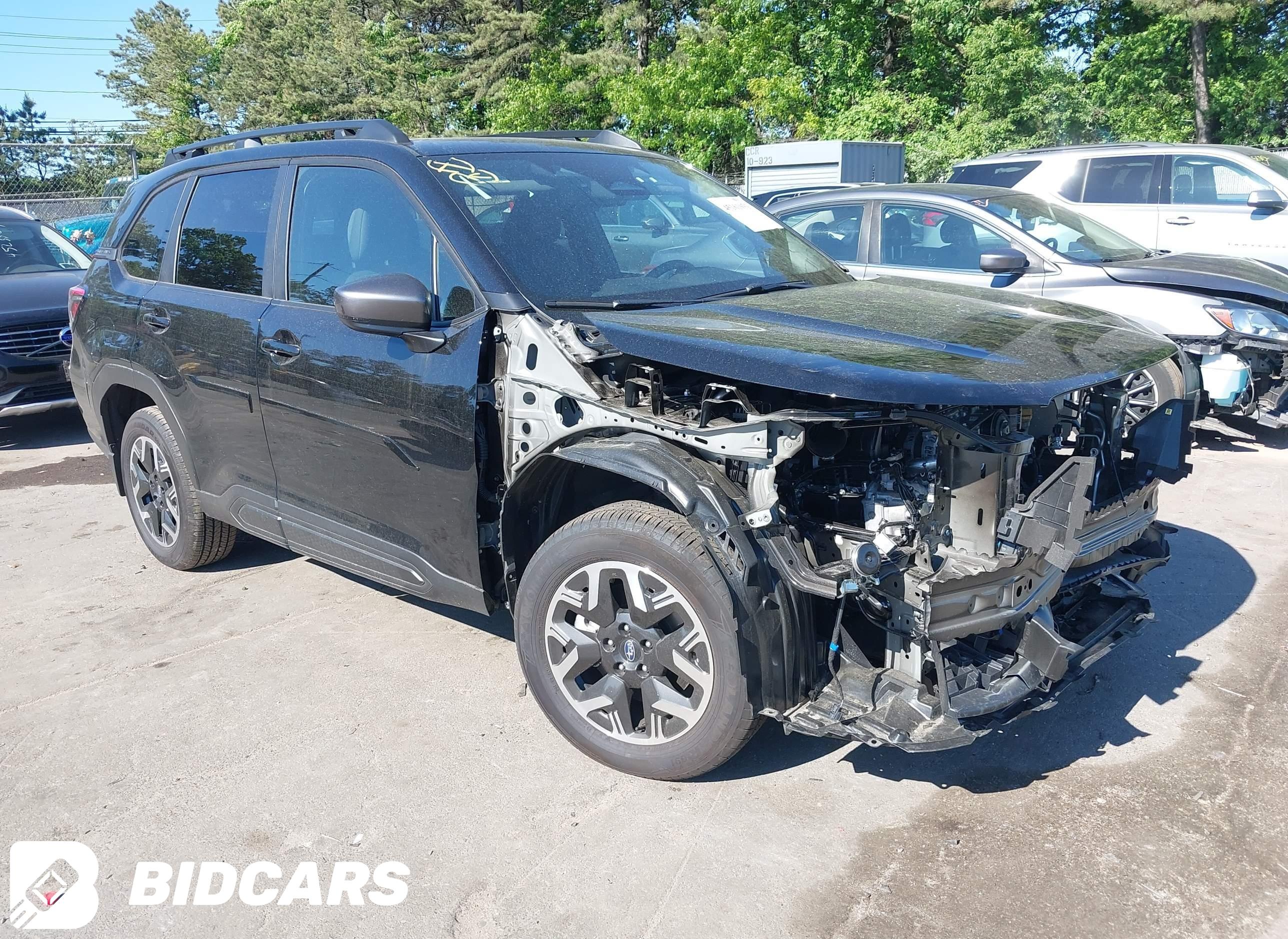 2025 Subaru Forester, Premium
