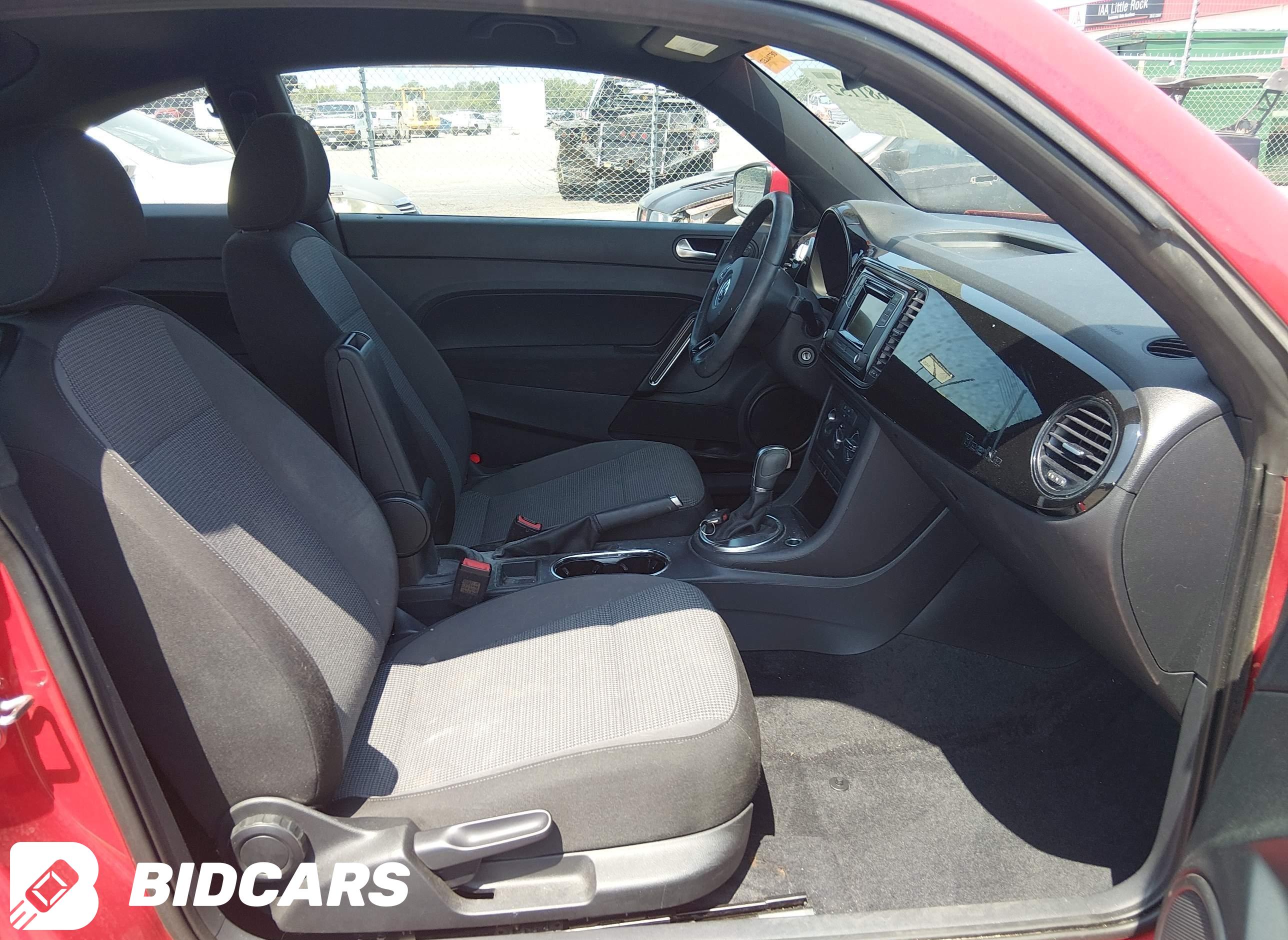 2019 Volkswagen Beetle, 2.0T...