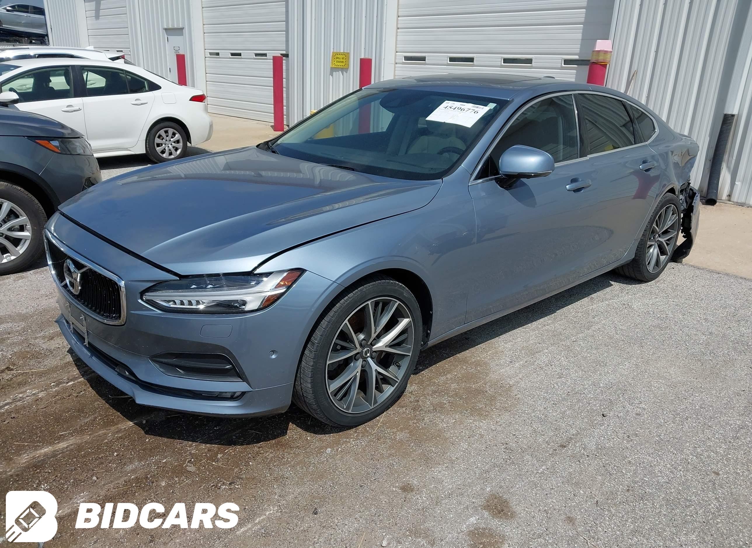 2017 Volvo S90, T6 Momentum