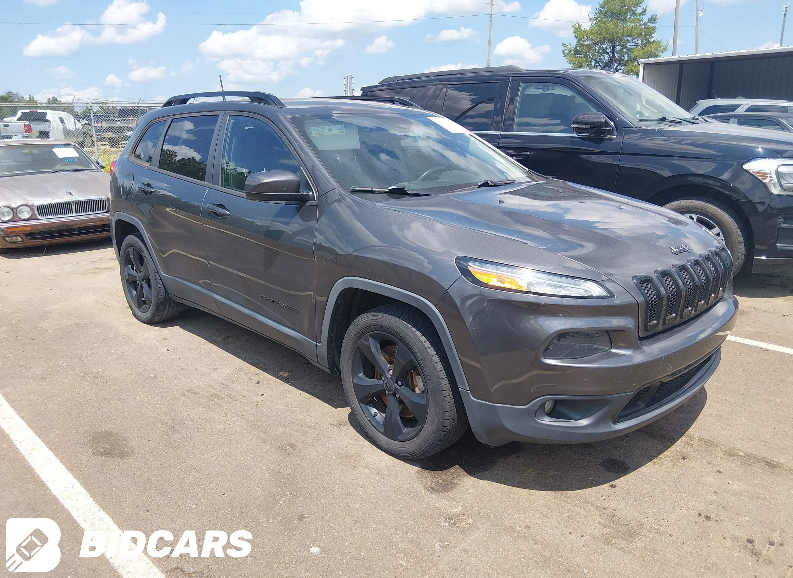 2016 Jeep Cherokee, Altitude