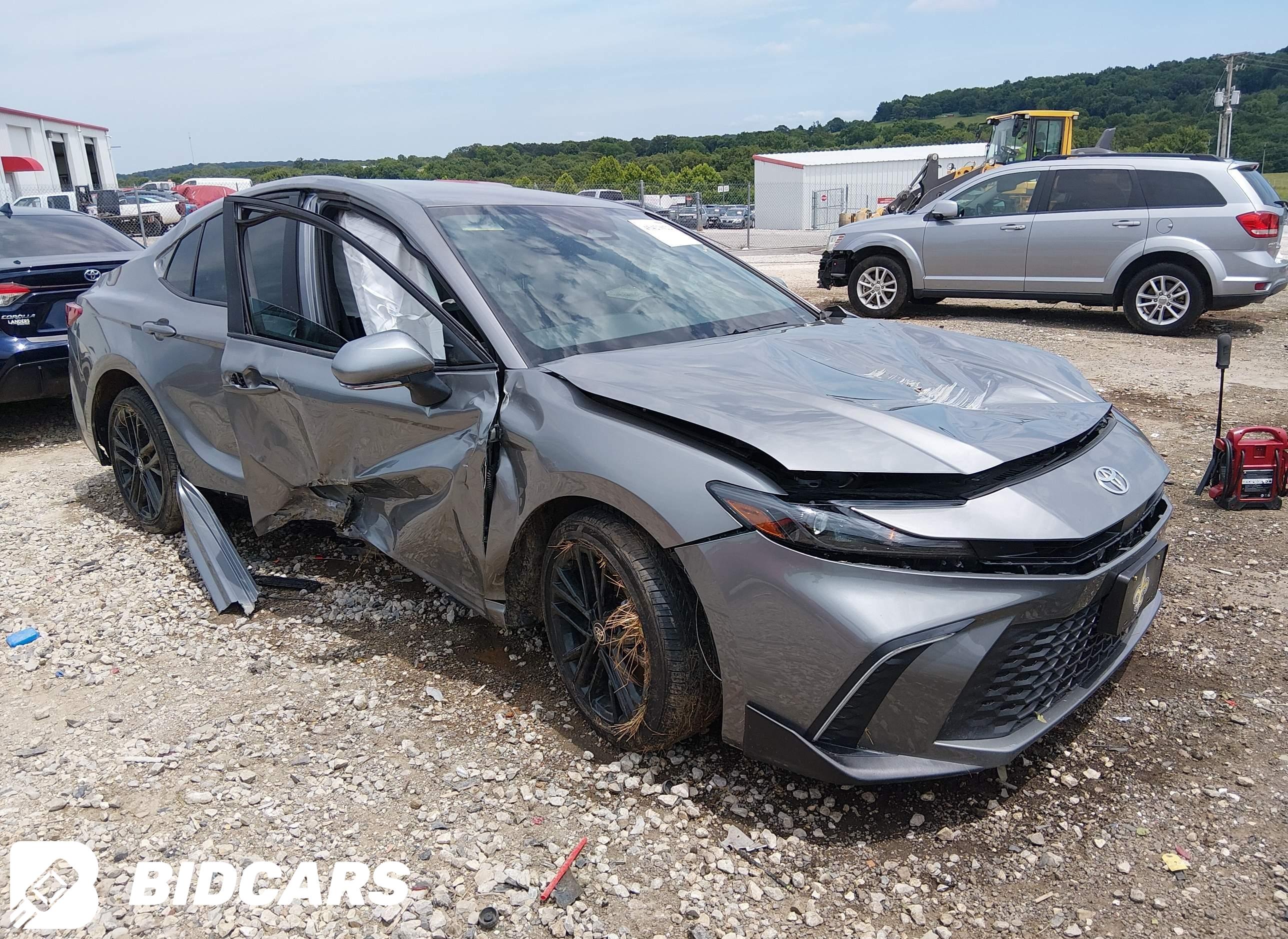 2025 Toyota Camry, SE