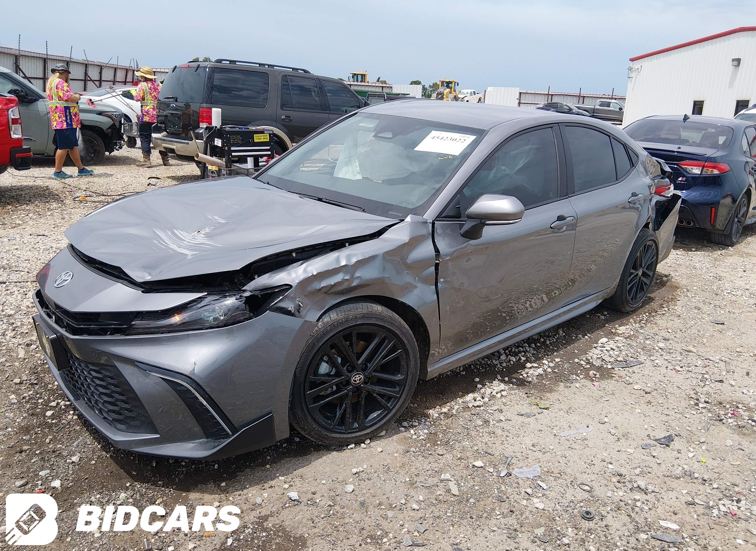 2025 Toyota Camry, SE