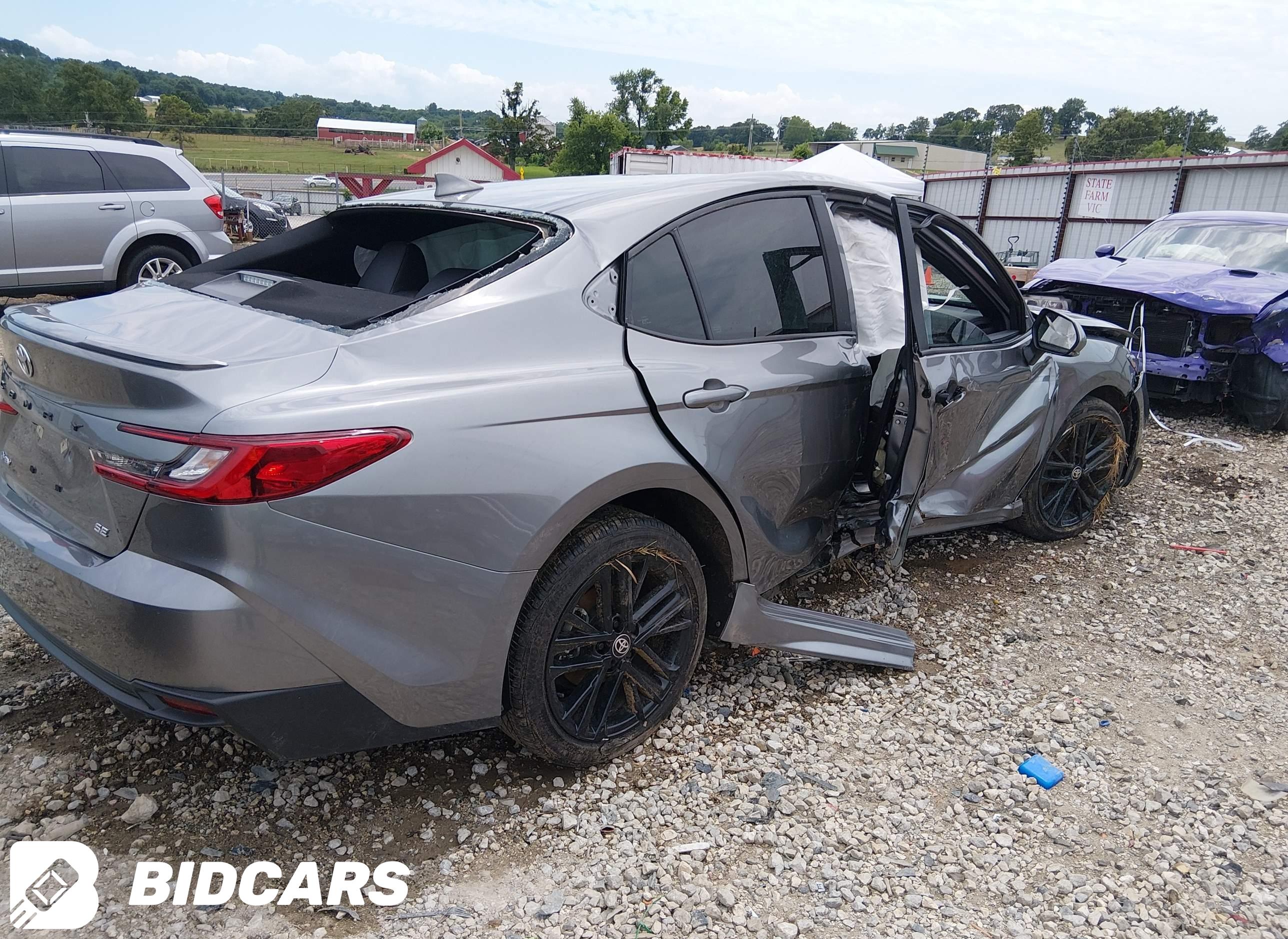 2025 Toyota Camry, SE