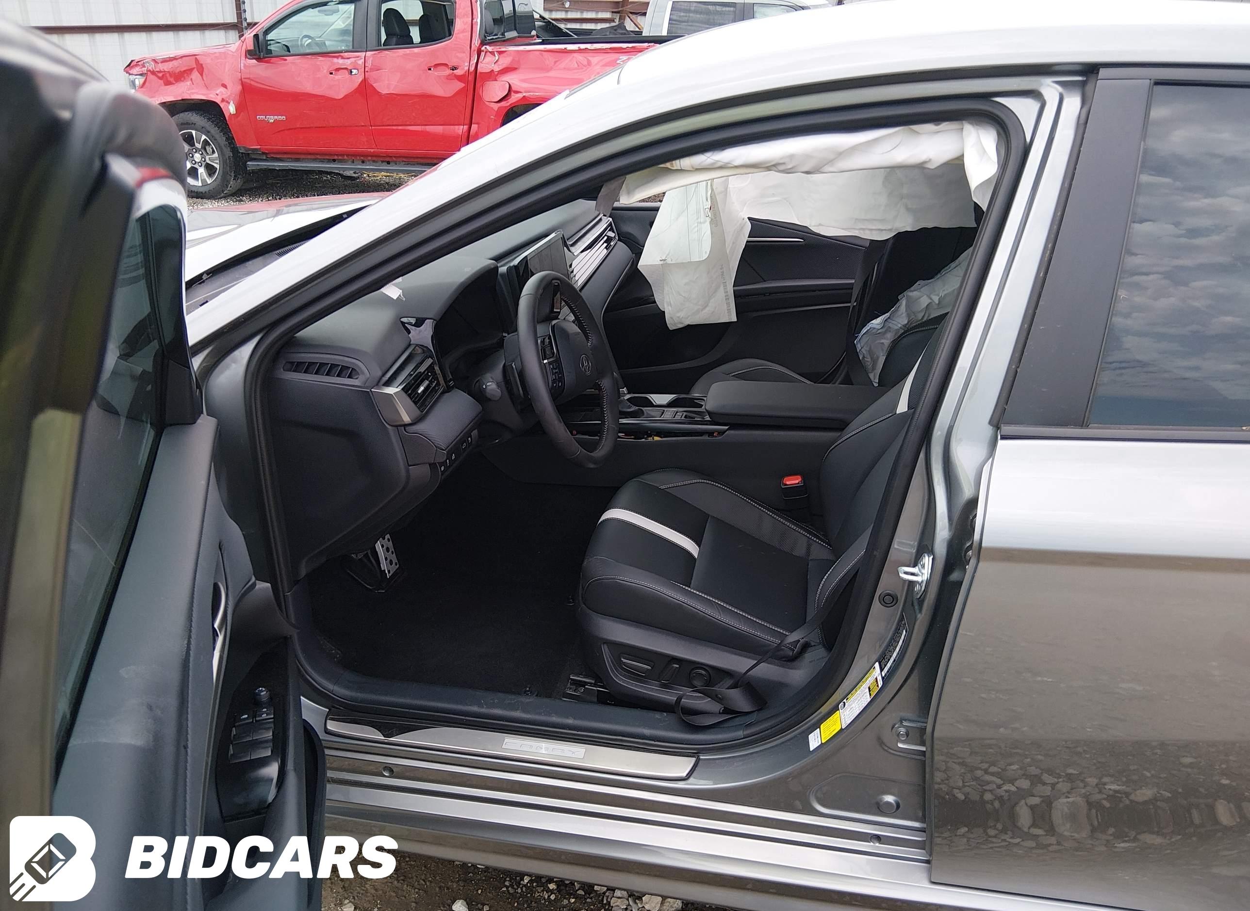2025 Toyota Camry, SE