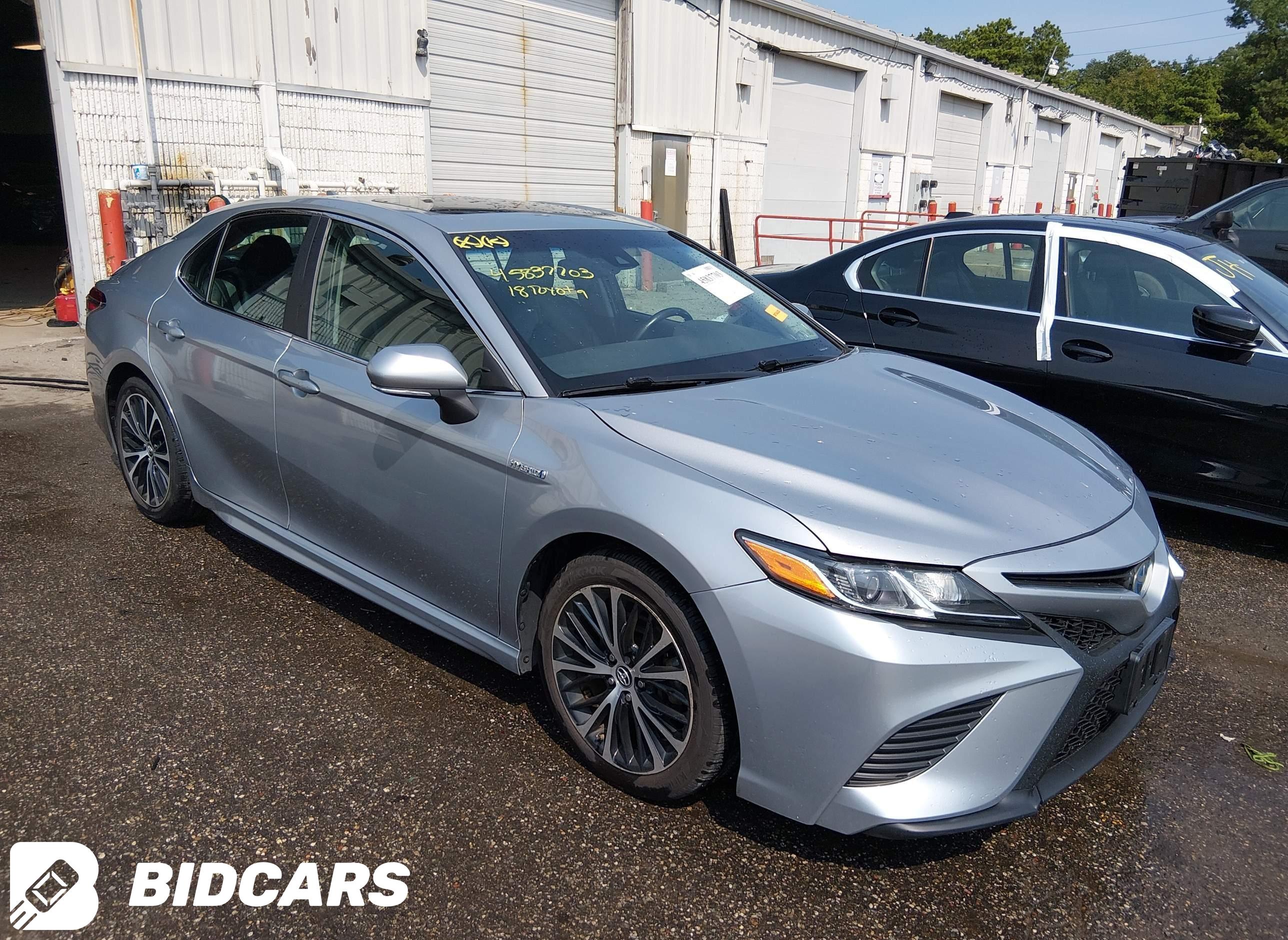 2018 Toyota Camry, Hybrid SE