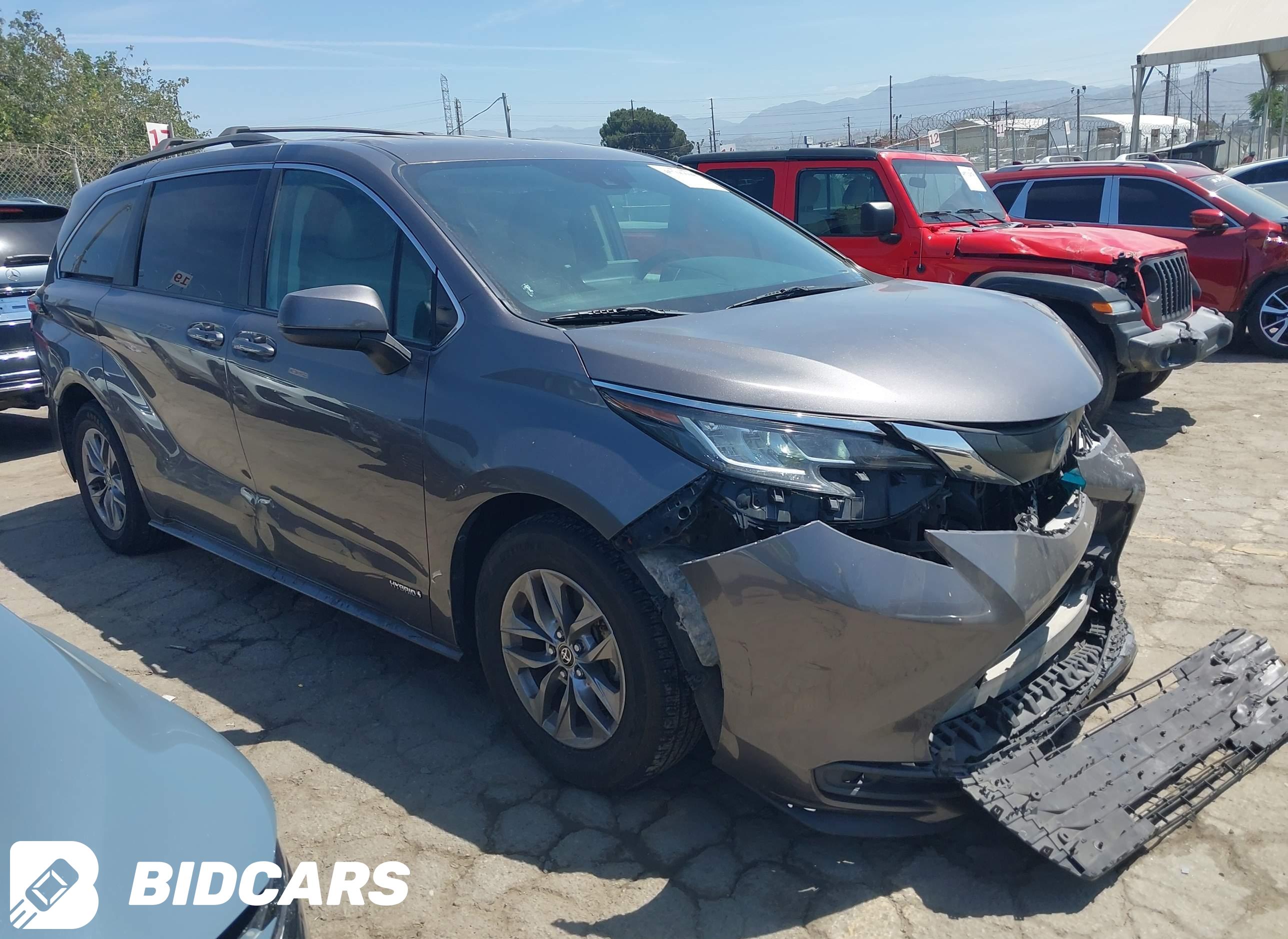 2021 Toyota Sienna, LE