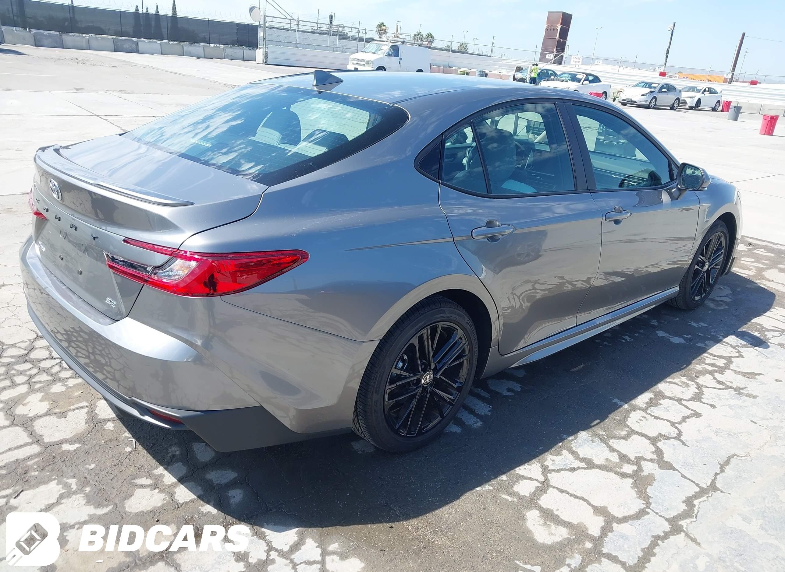 2026 Toyota Camry, SE