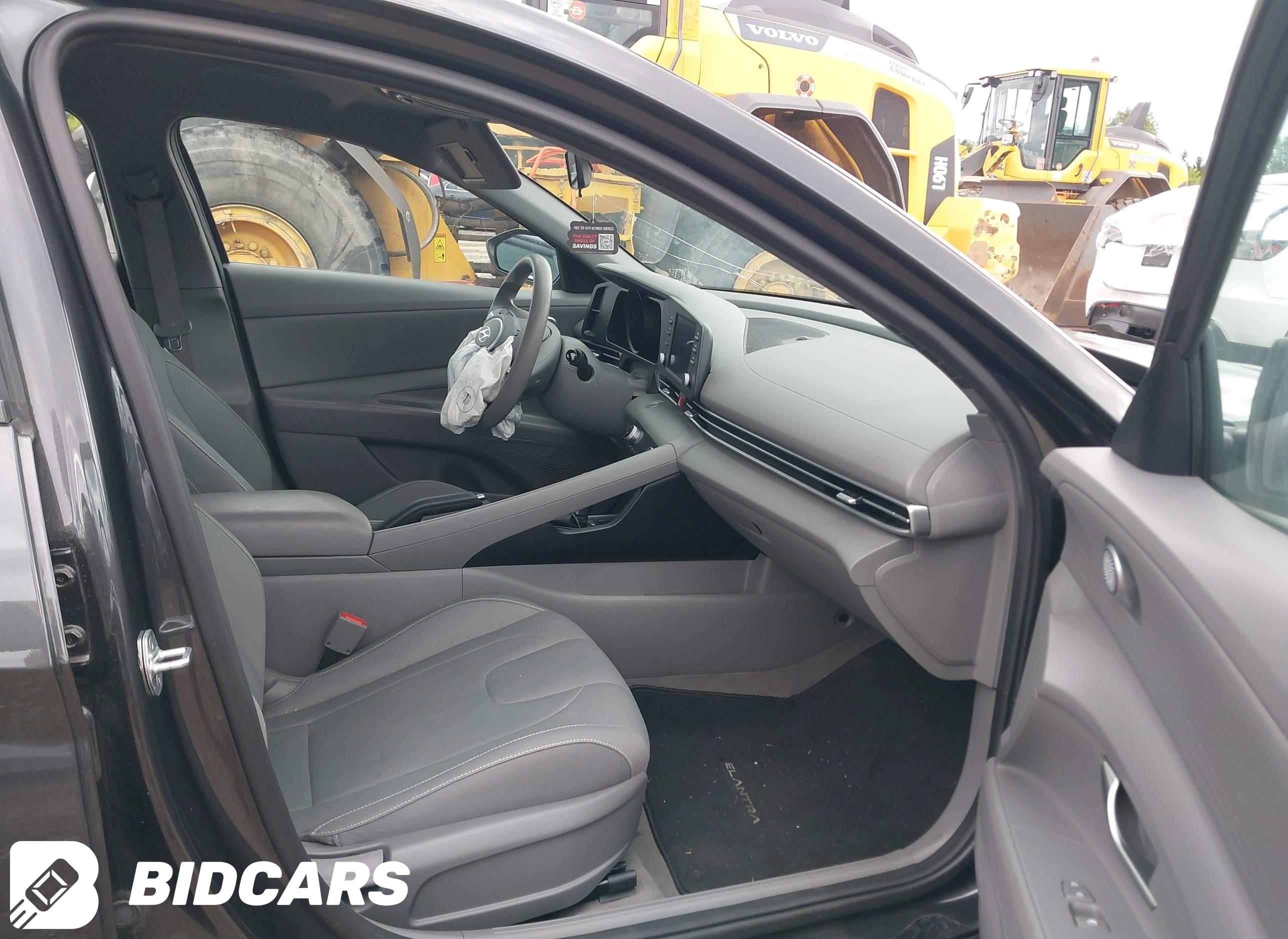 2022 Hyundai Elantra, Sel