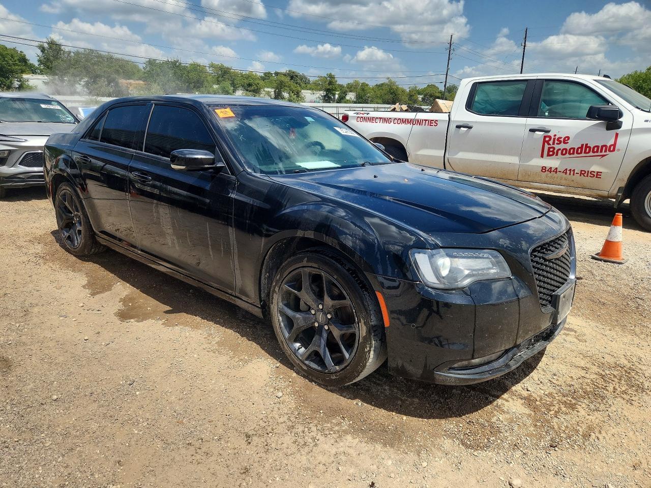 2021 Chrysler 300, S
