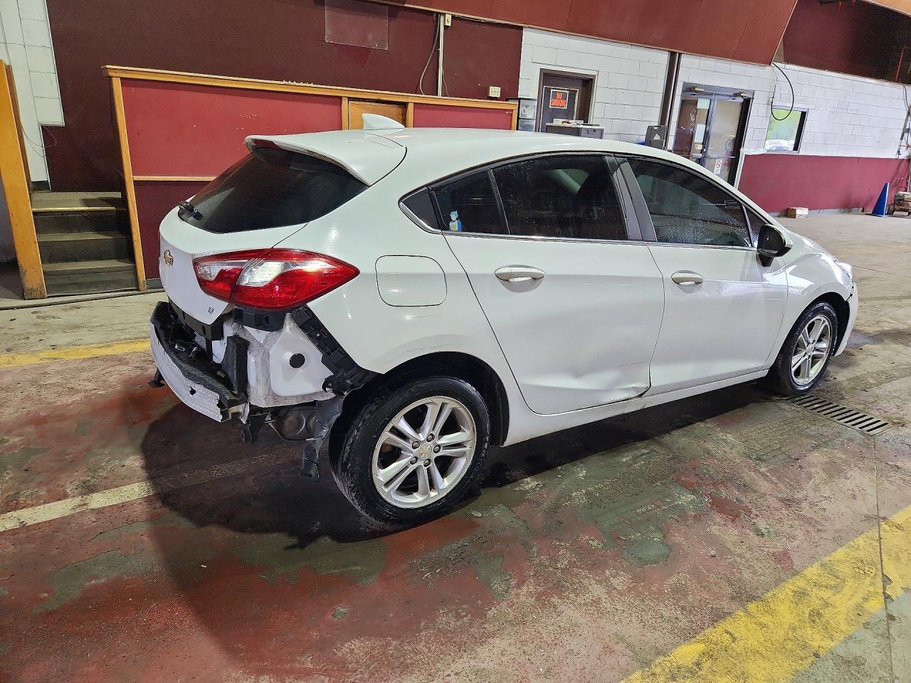 2017 Chevrolet Cruze, LT