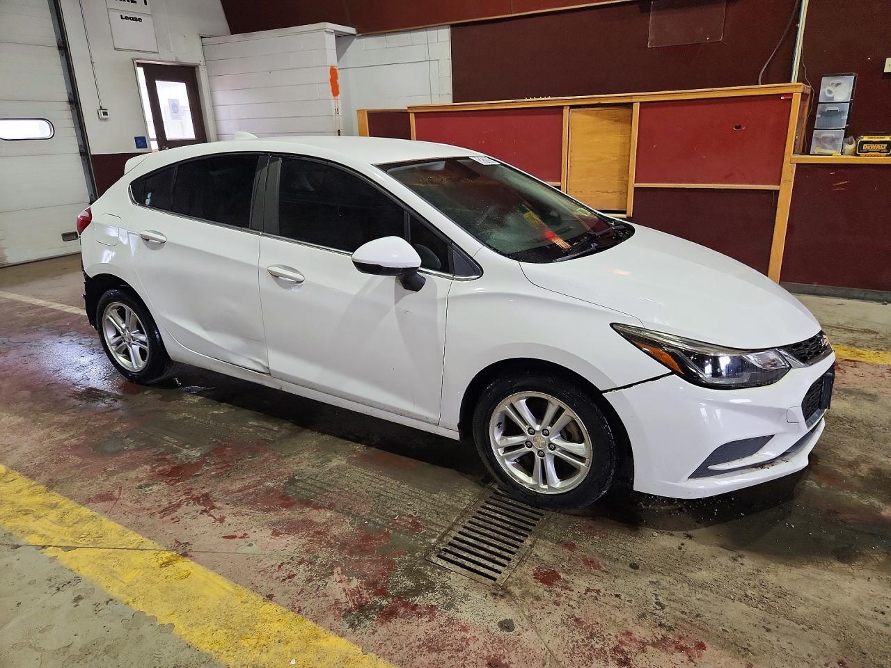 2017 Chevrolet Cruze, LT
