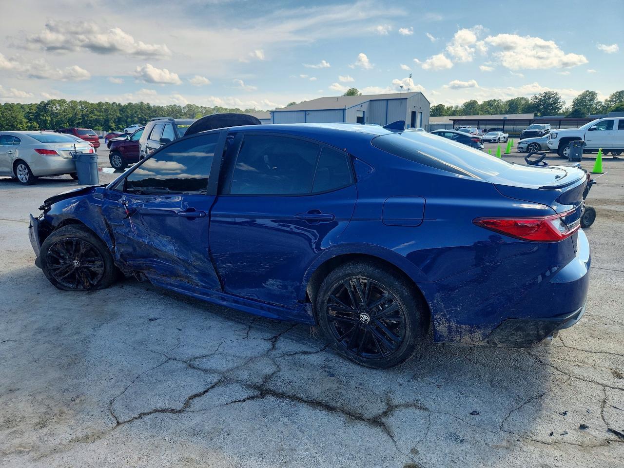 2025 Toyota Camry, SE