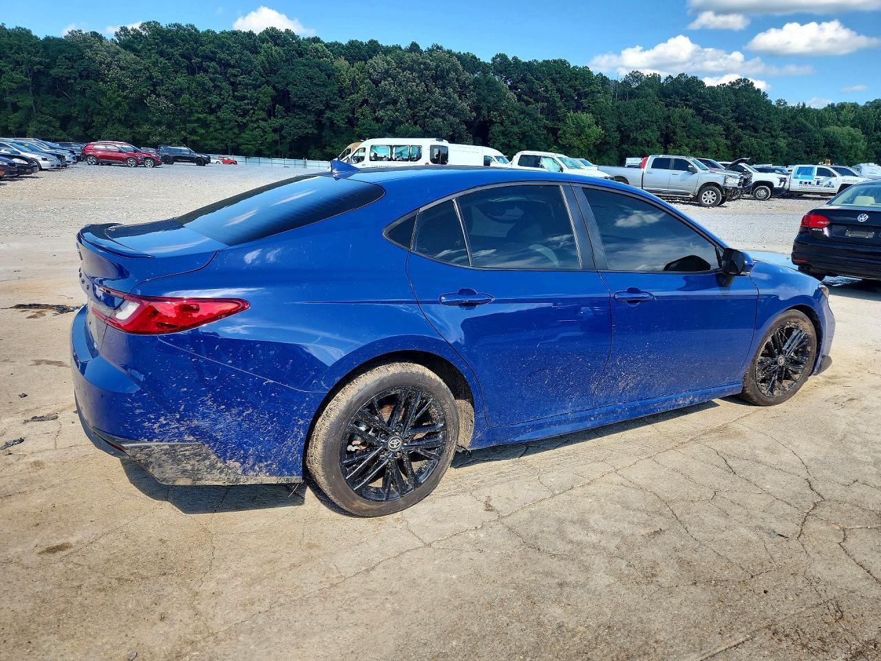 2025 Toyota Camry, SE