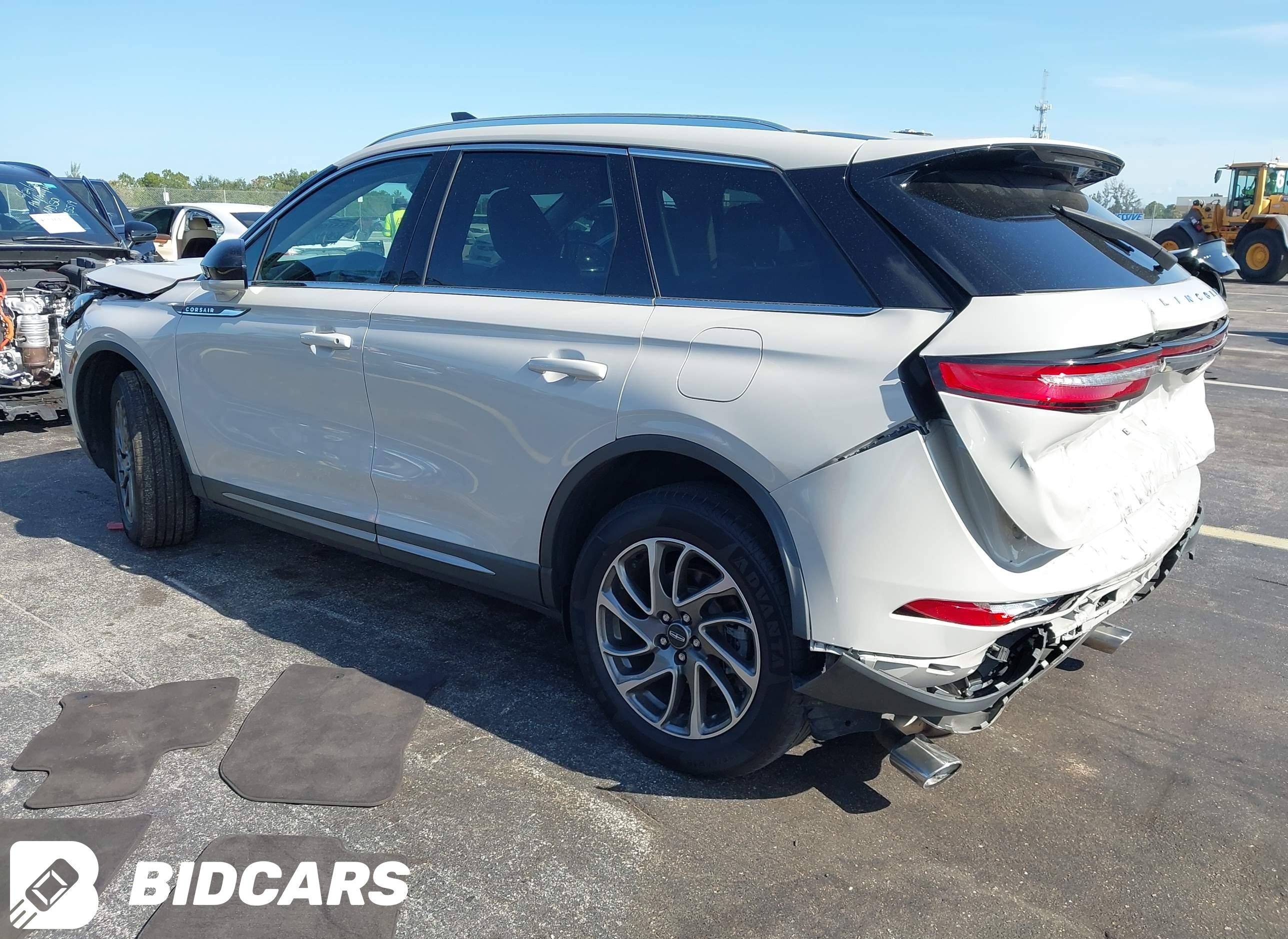 2022 Lincoln Corsair, Standard