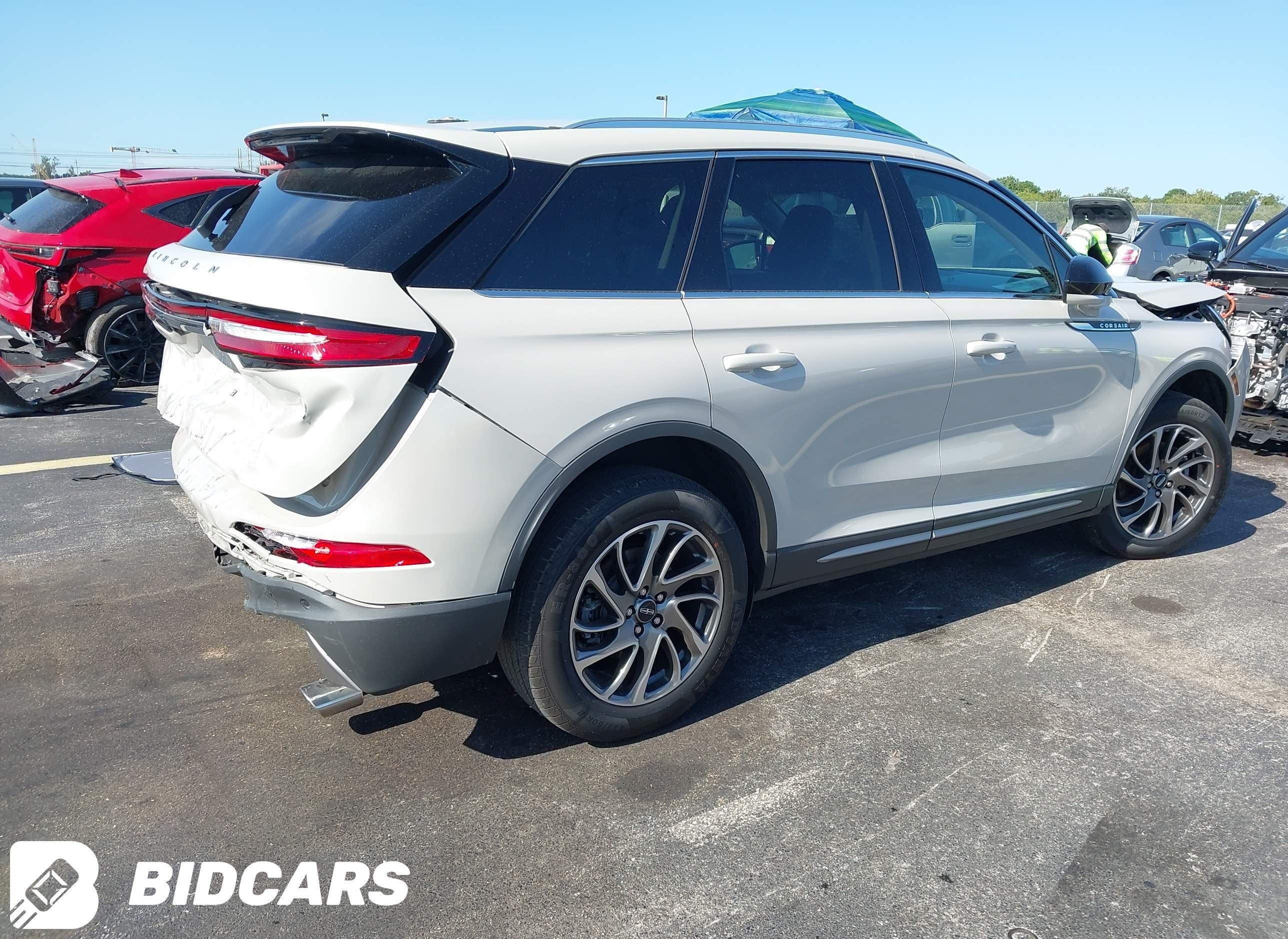 2022 Lincoln Corsair, Standard
