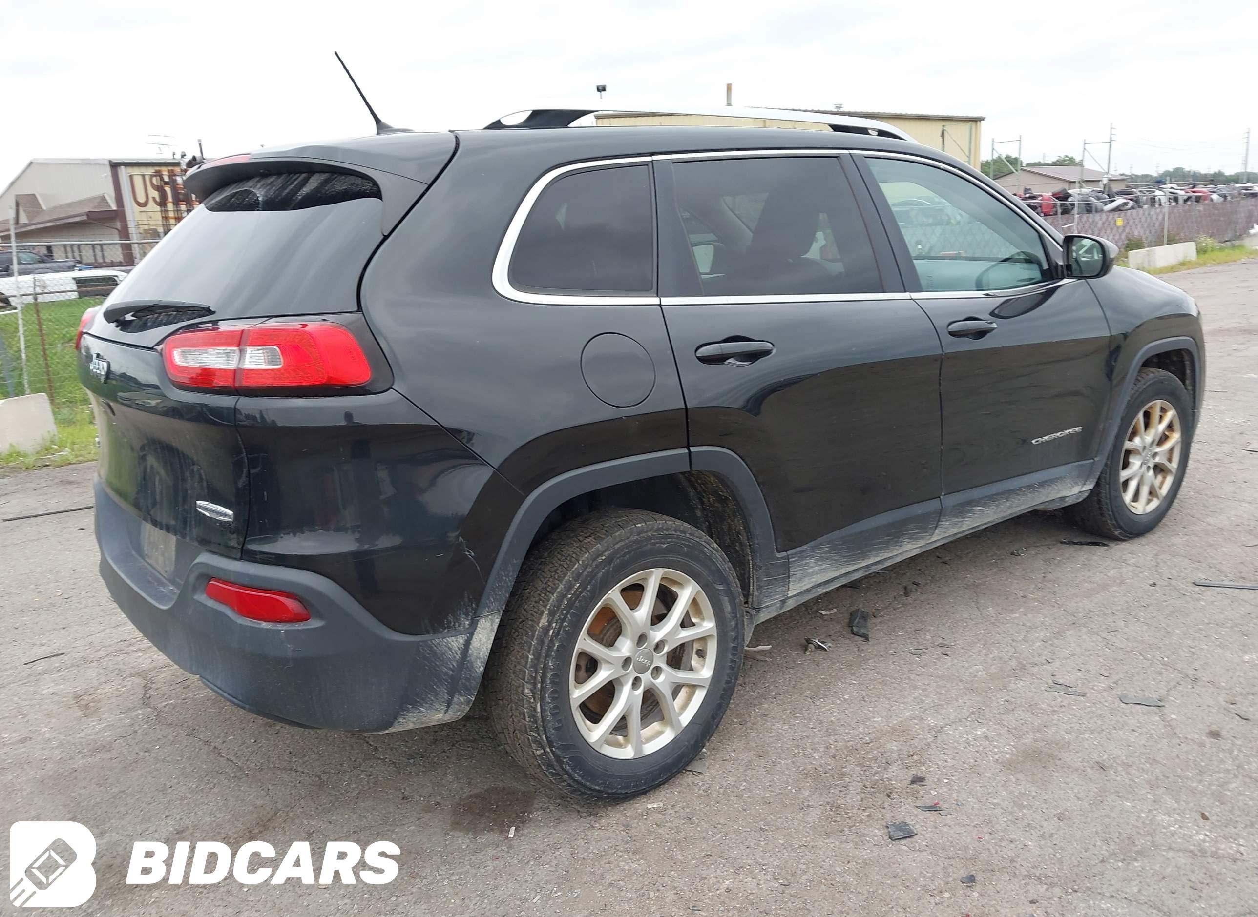 2015 Jeep Cherokee, Latitude