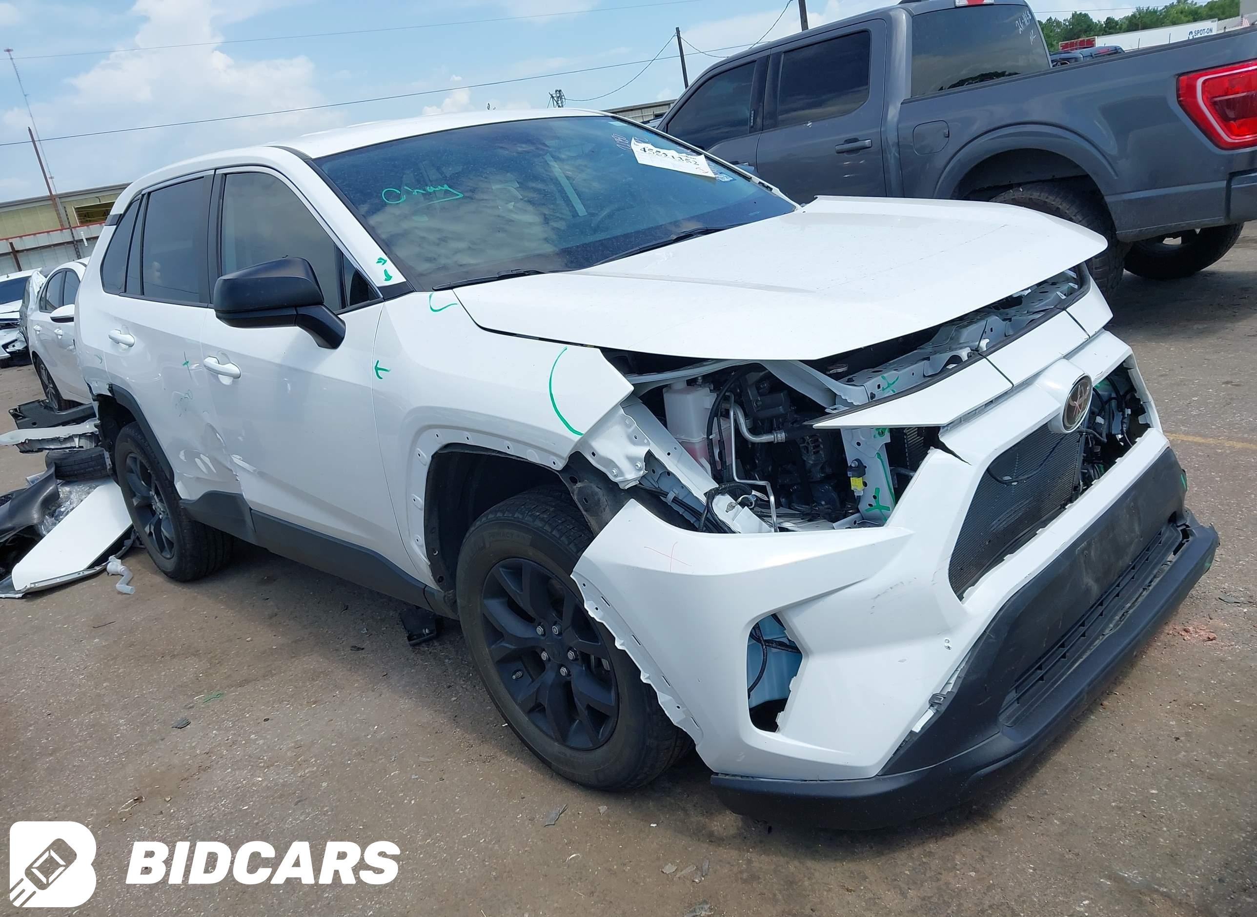 2022 Toyota RAV4, LE