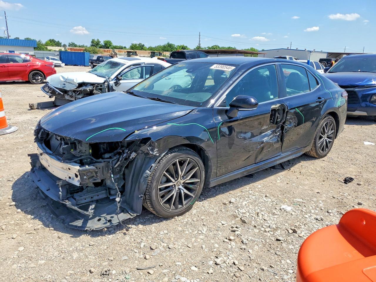 2022 Toyota Camry, SE
