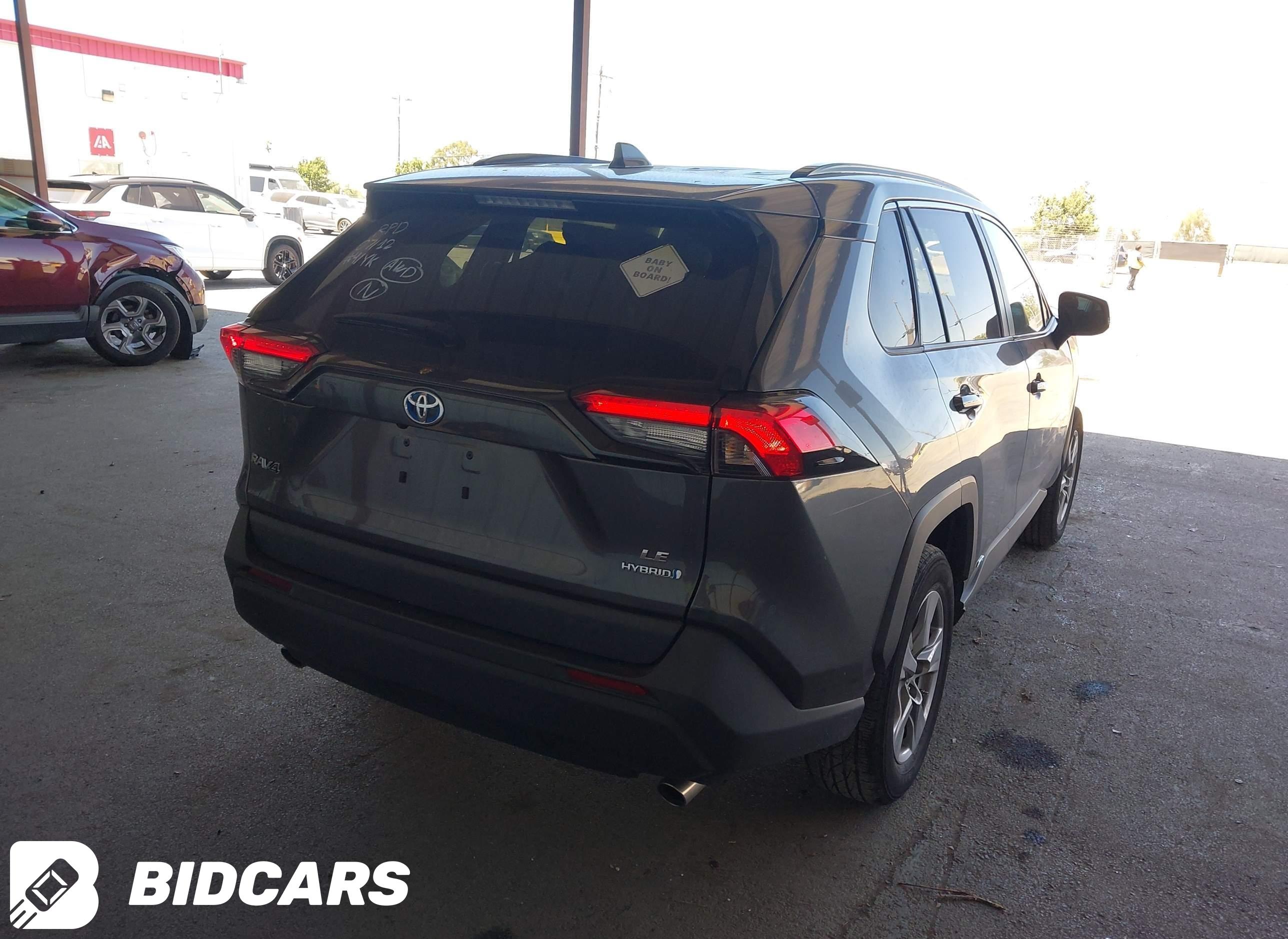 2022 Toyota RAV4, Hybrid LE