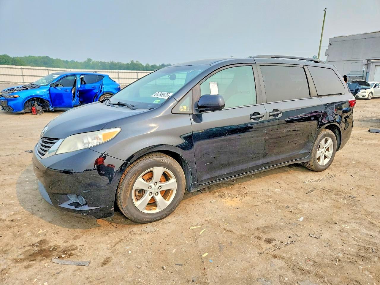 2017 Toyota Sienna, LE