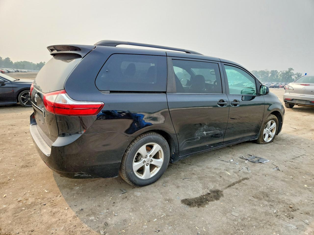 2017 Toyota Sienna, LE