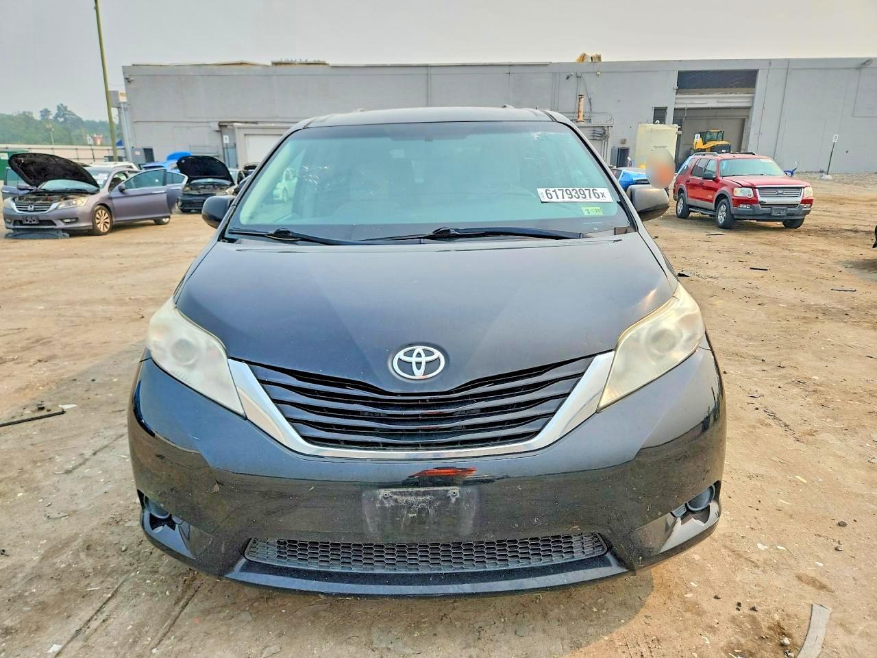 2017 Toyota Sienna, LE
