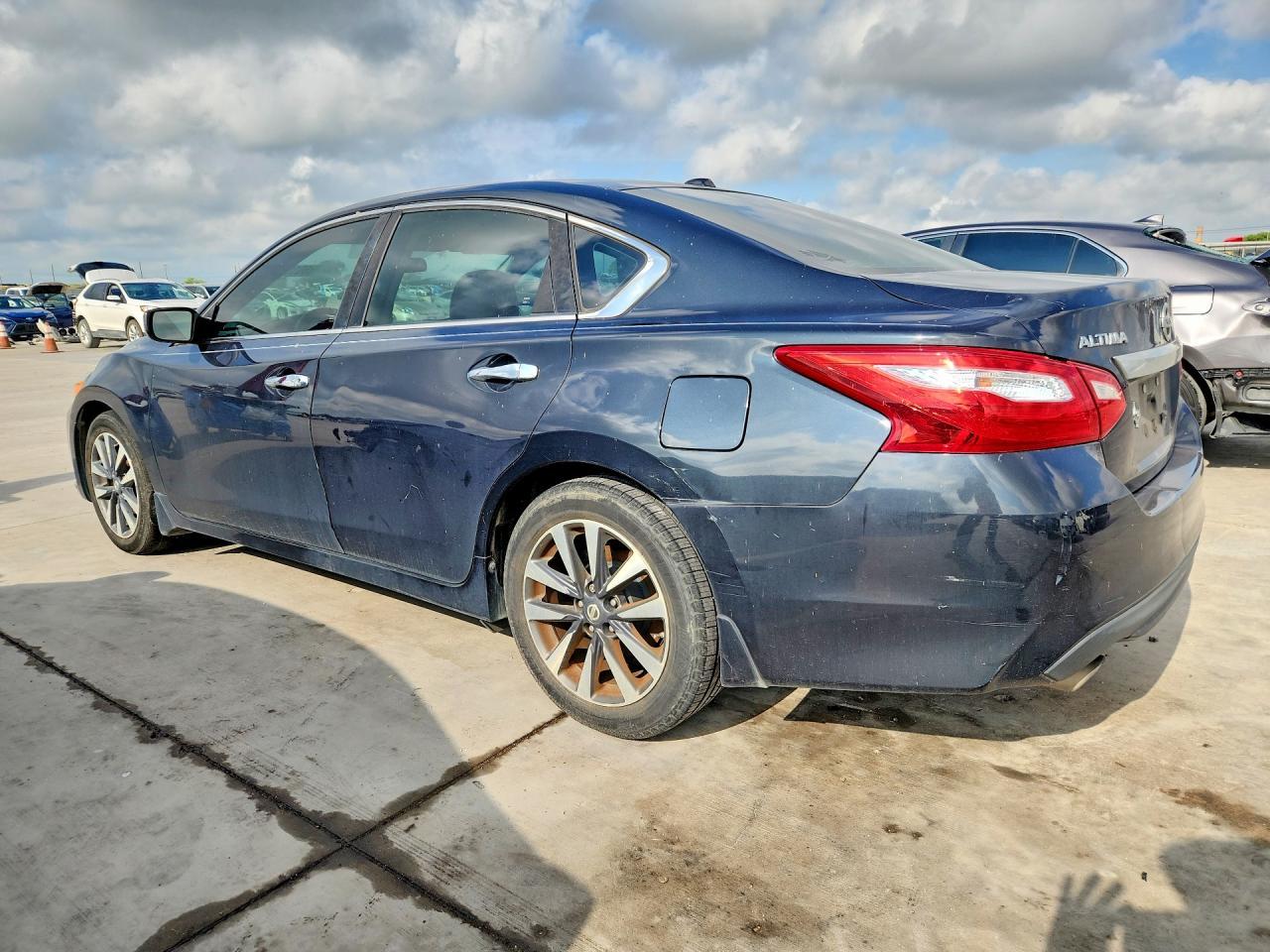 2017 Nissan Altima, 2.5 SV