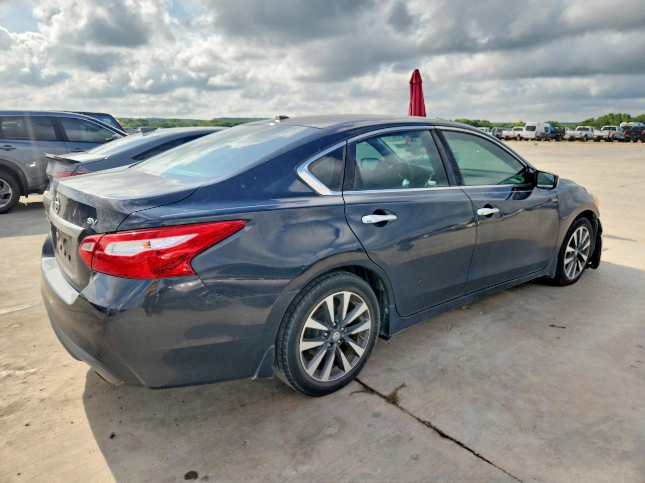 2017 Nissan Altima, 2.5 SV