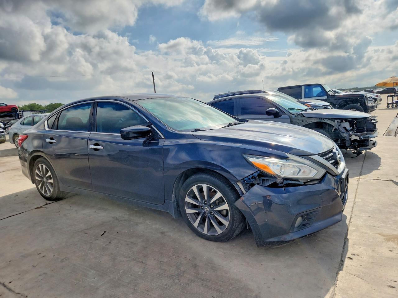 2017 Nissan Altima, 2.5 SV
