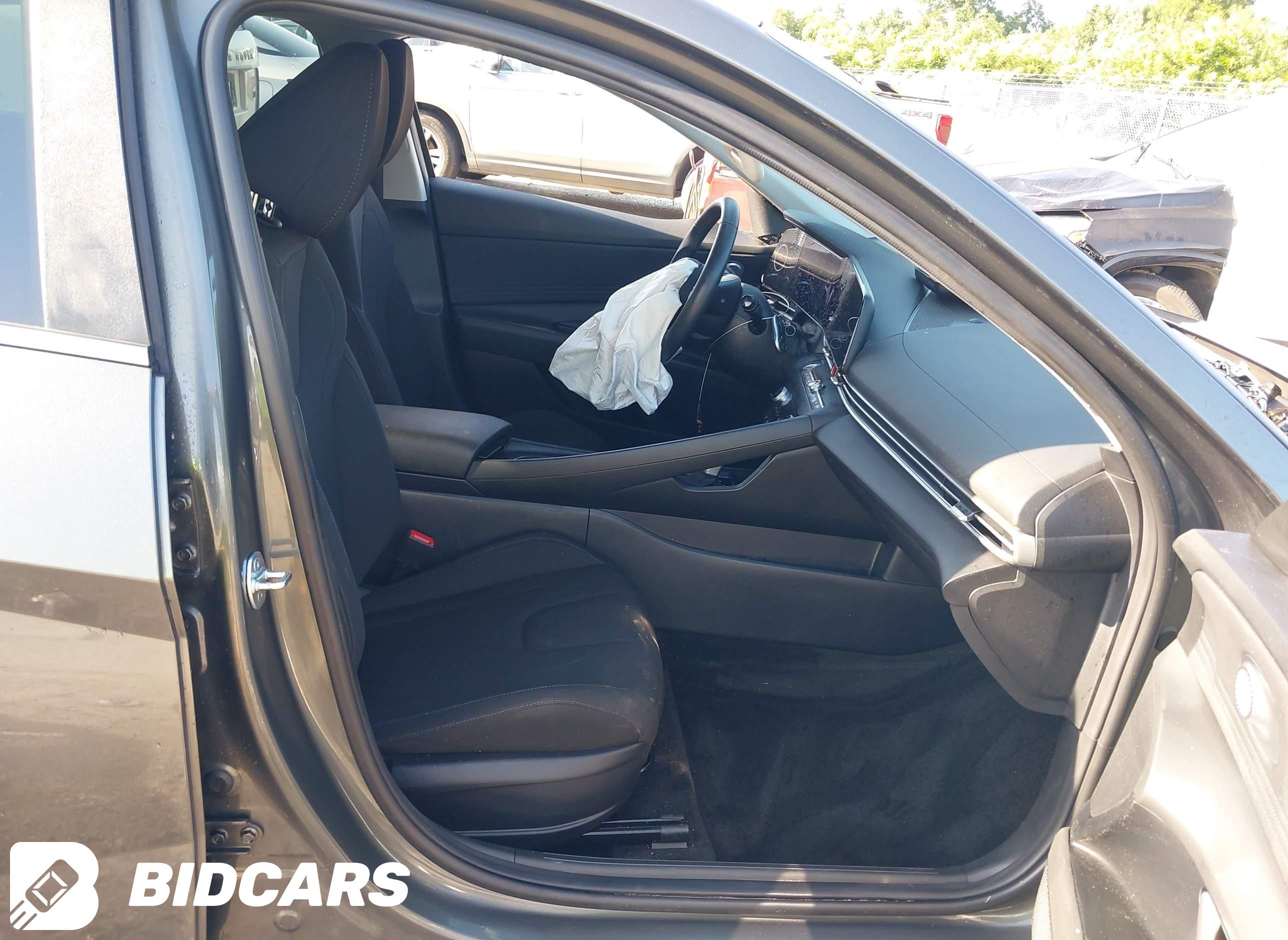2025 Hyundai Elantra, Sel Con...
