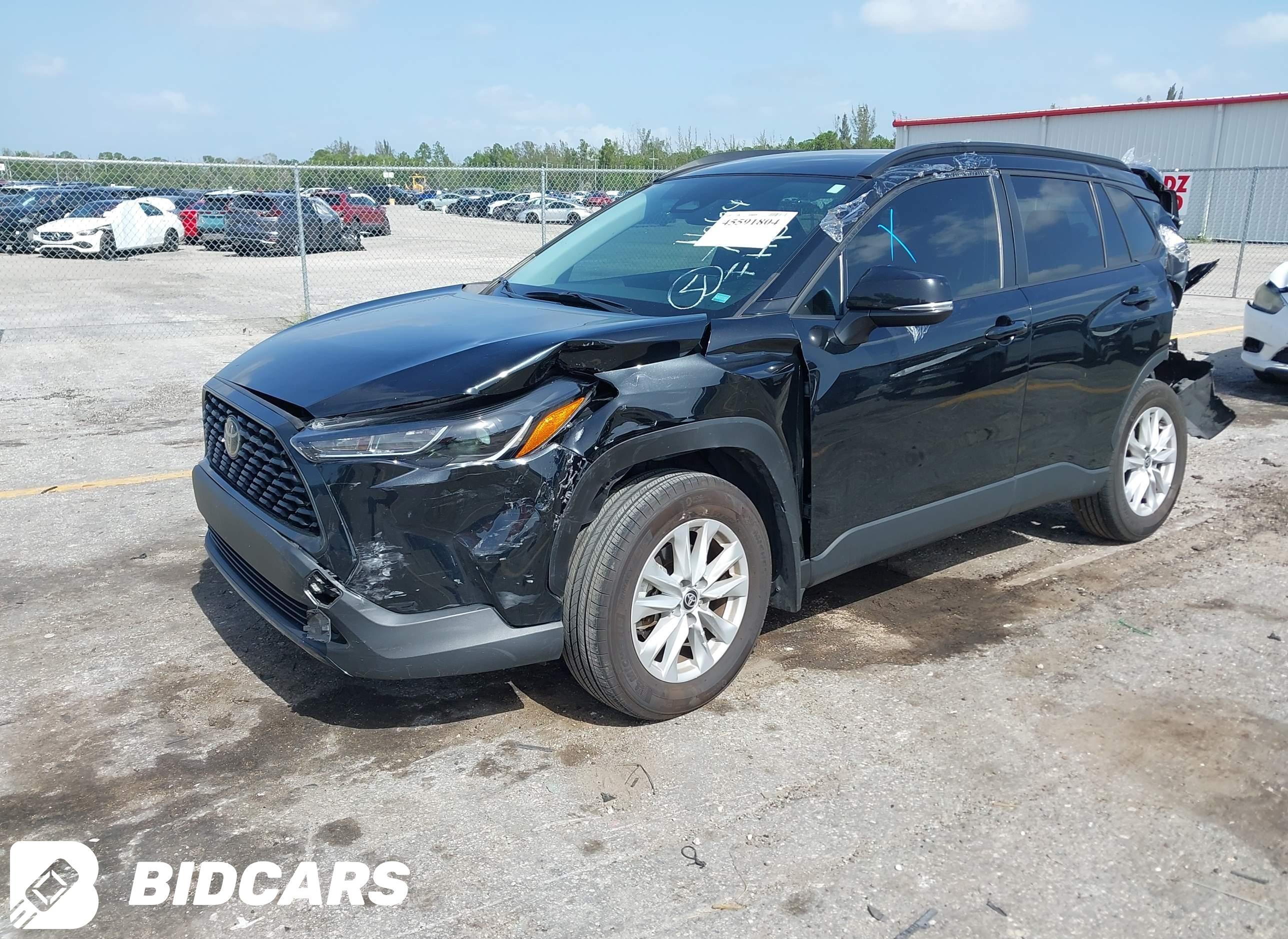 2024 Toyota Corolla Cross, LE