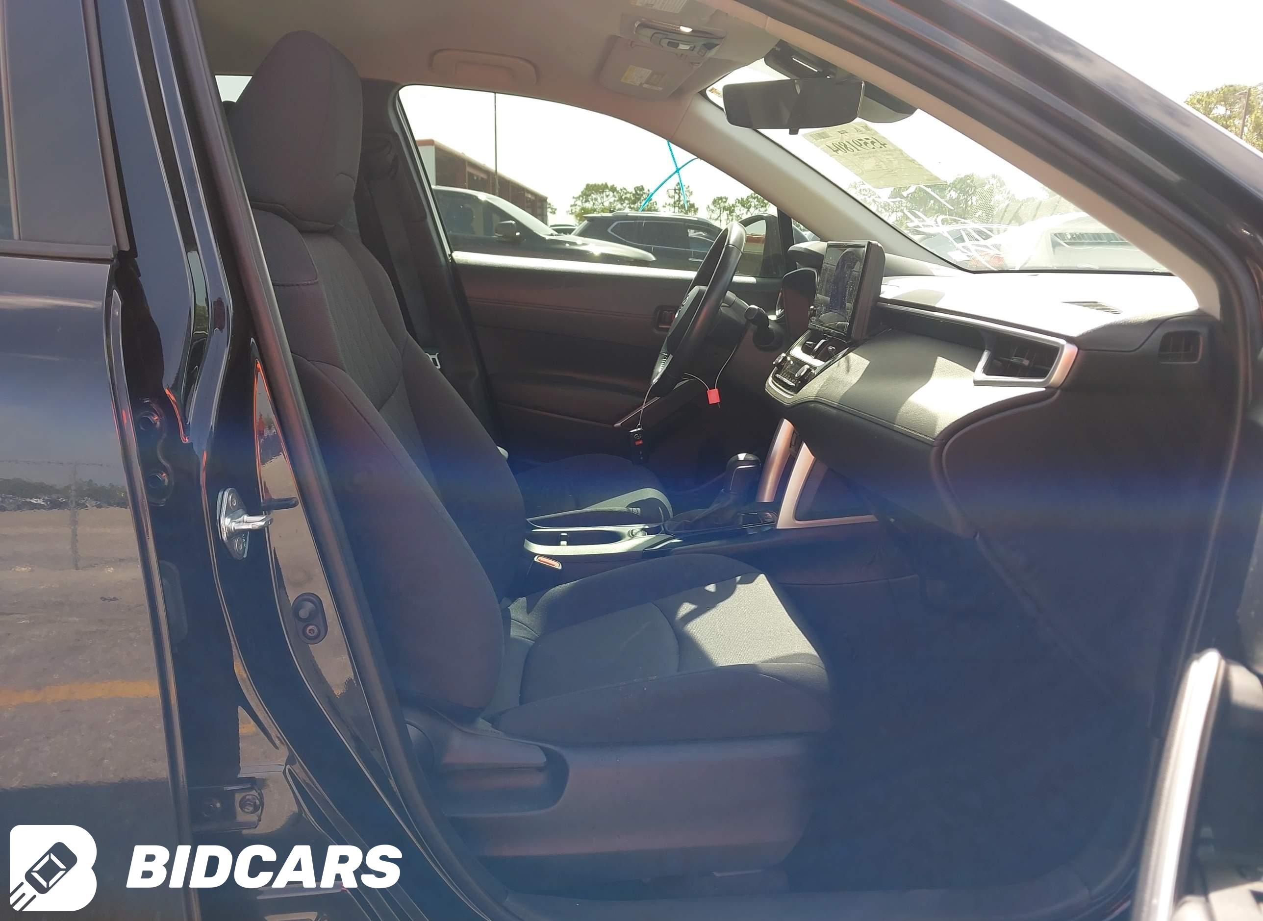 2024 Toyota Corolla Cross, LE